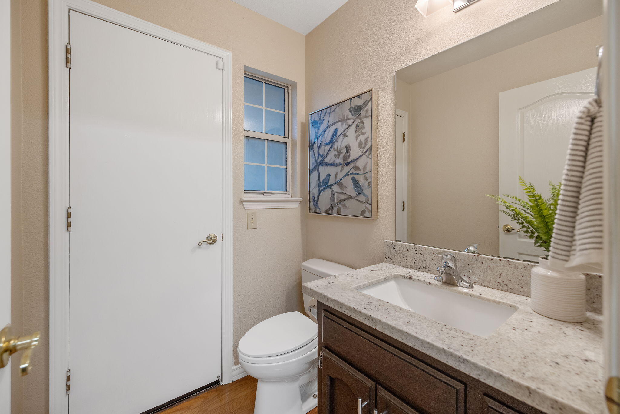 2014 S Tommy Ct, Visalia, CA 93277