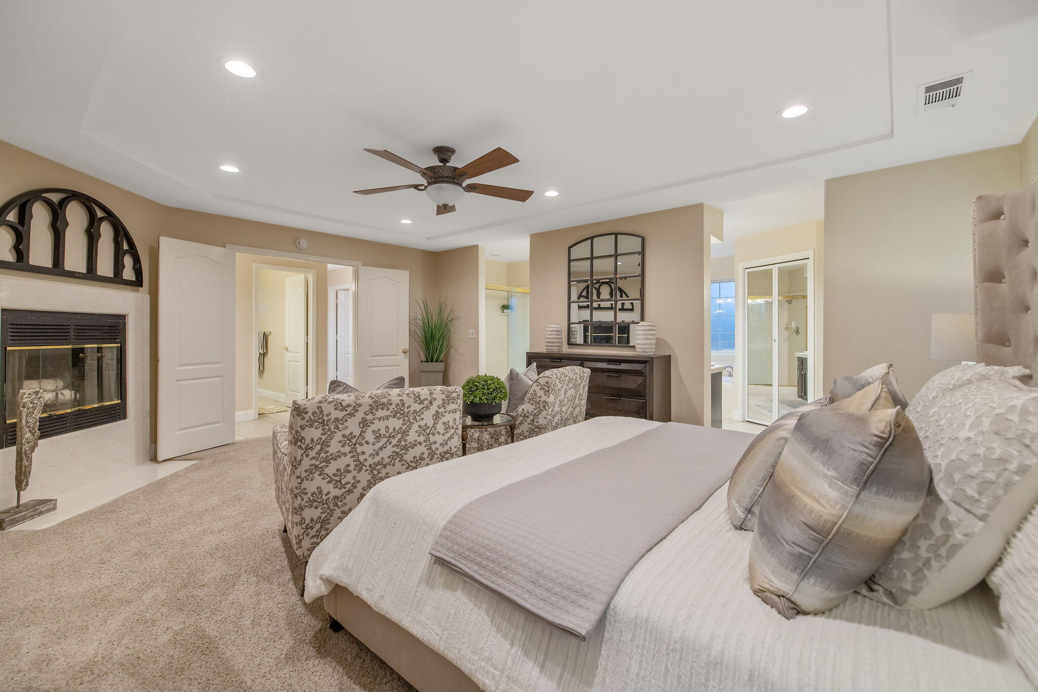 2014 S Tommy Ct, Visalia, CA 93277