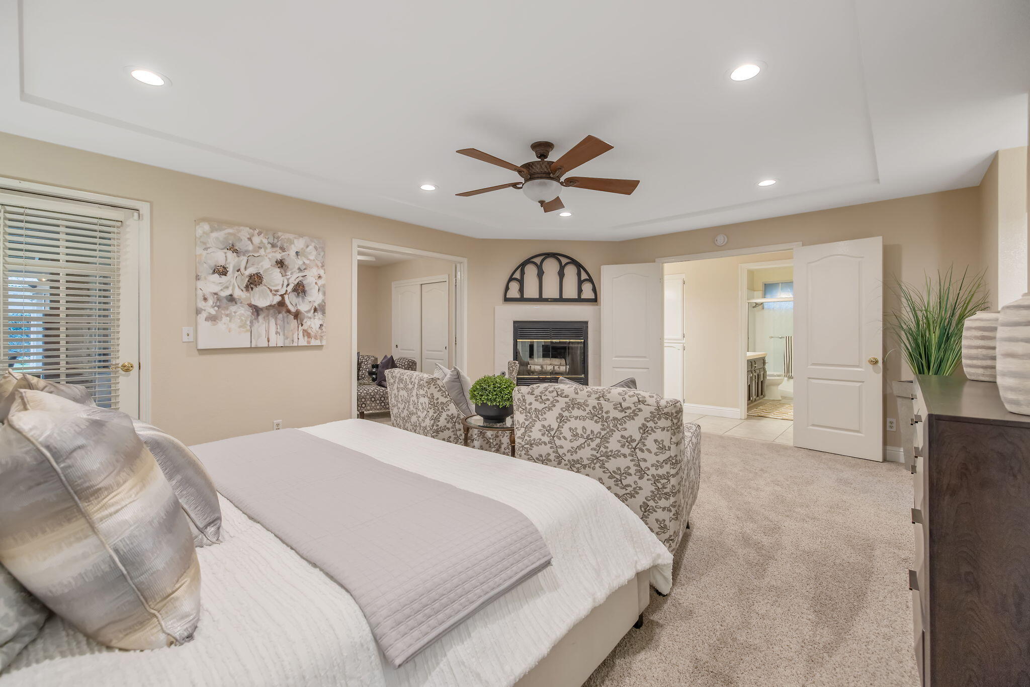 2014 S Tommy Ct, Visalia, CA 93277