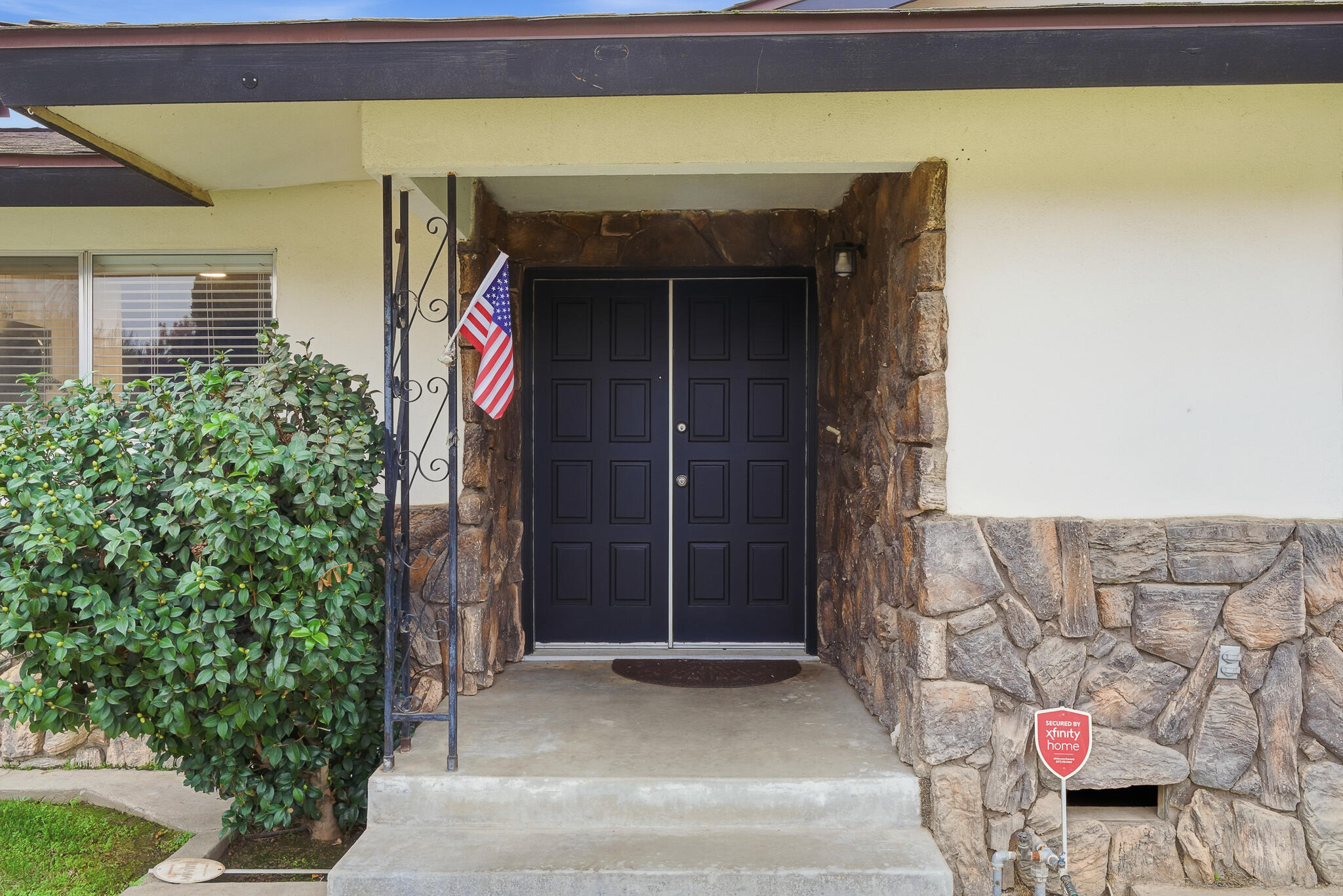 273 E Gannon Dr, Tulare, CA 93274