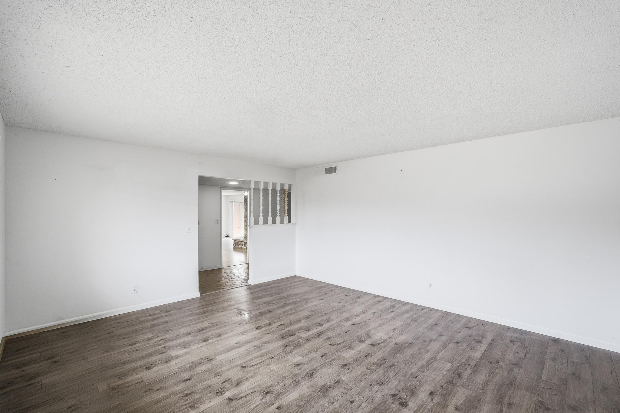 273 E Gannon Dr, Tulare, CA 93274