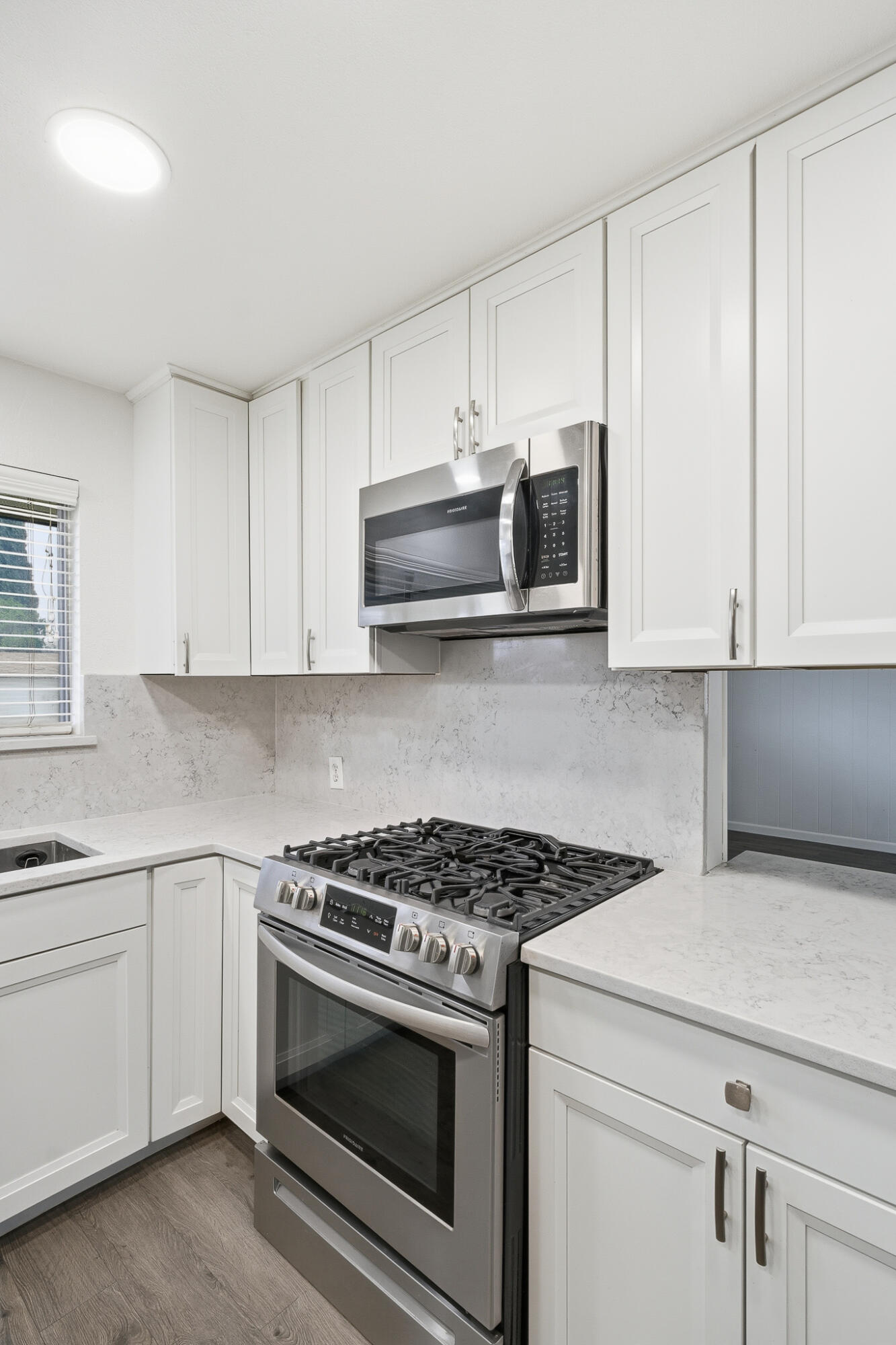 273 E Gannon Dr, Tulare, CA 93274