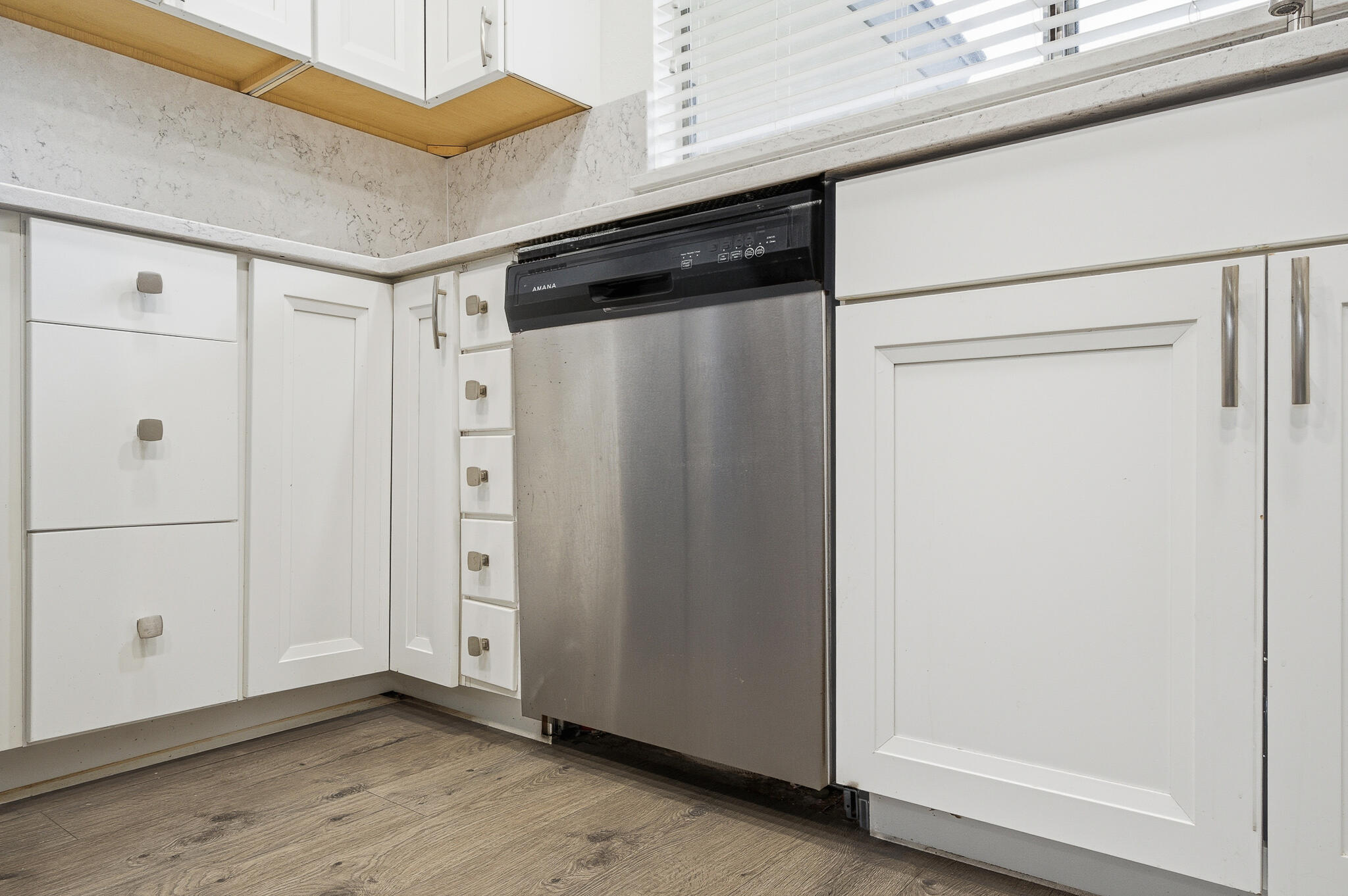 273 E Gannon Dr, Tulare, CA 93274