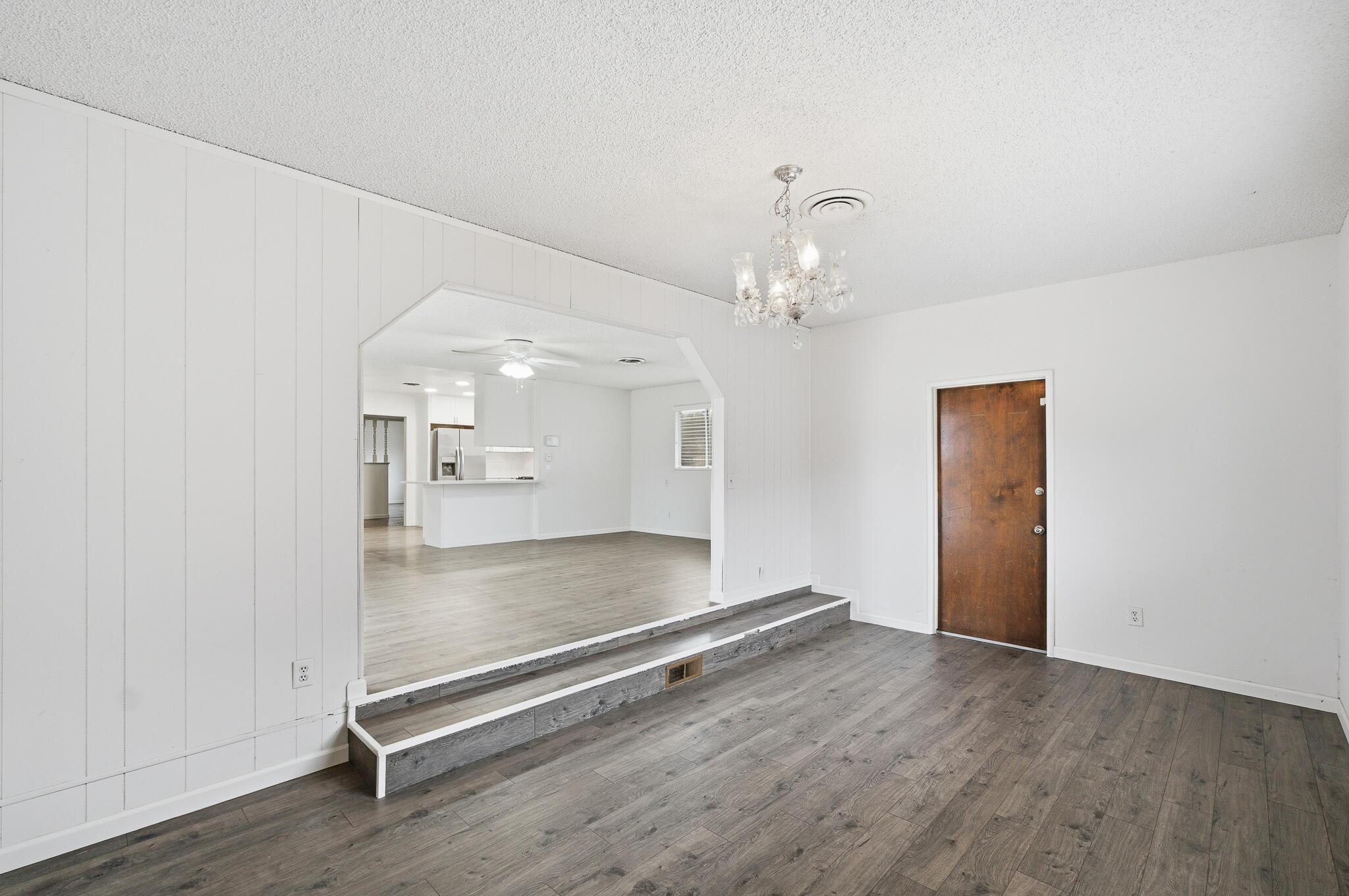 273 E Gannon Dr, Tulare, CA 93274