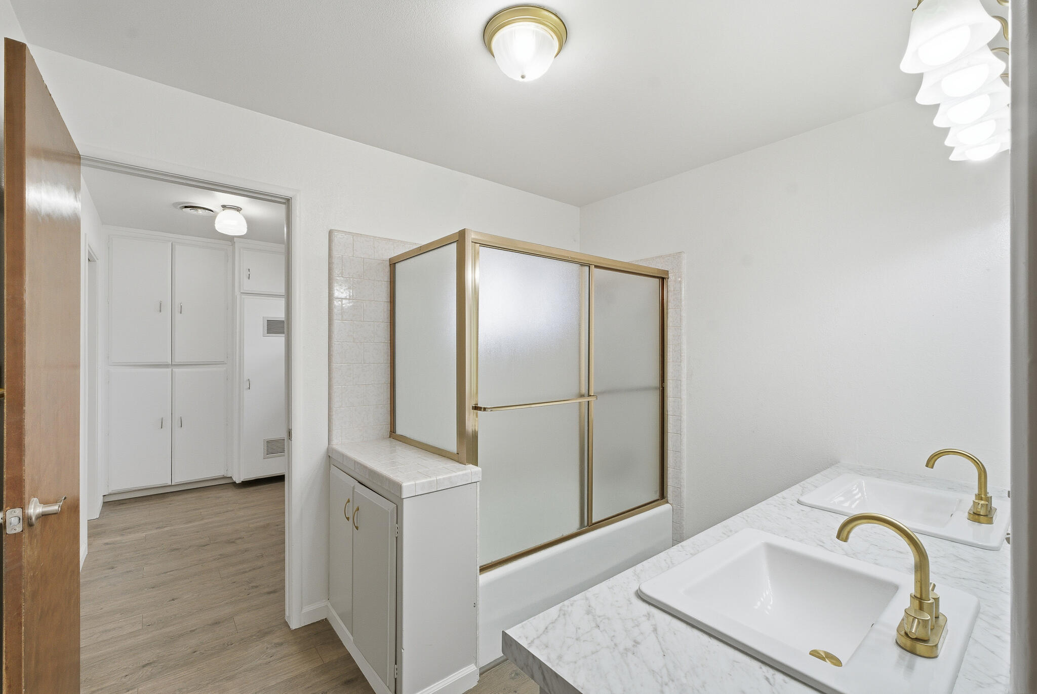 273 E Gannon Dr, Tulare, CA 93274