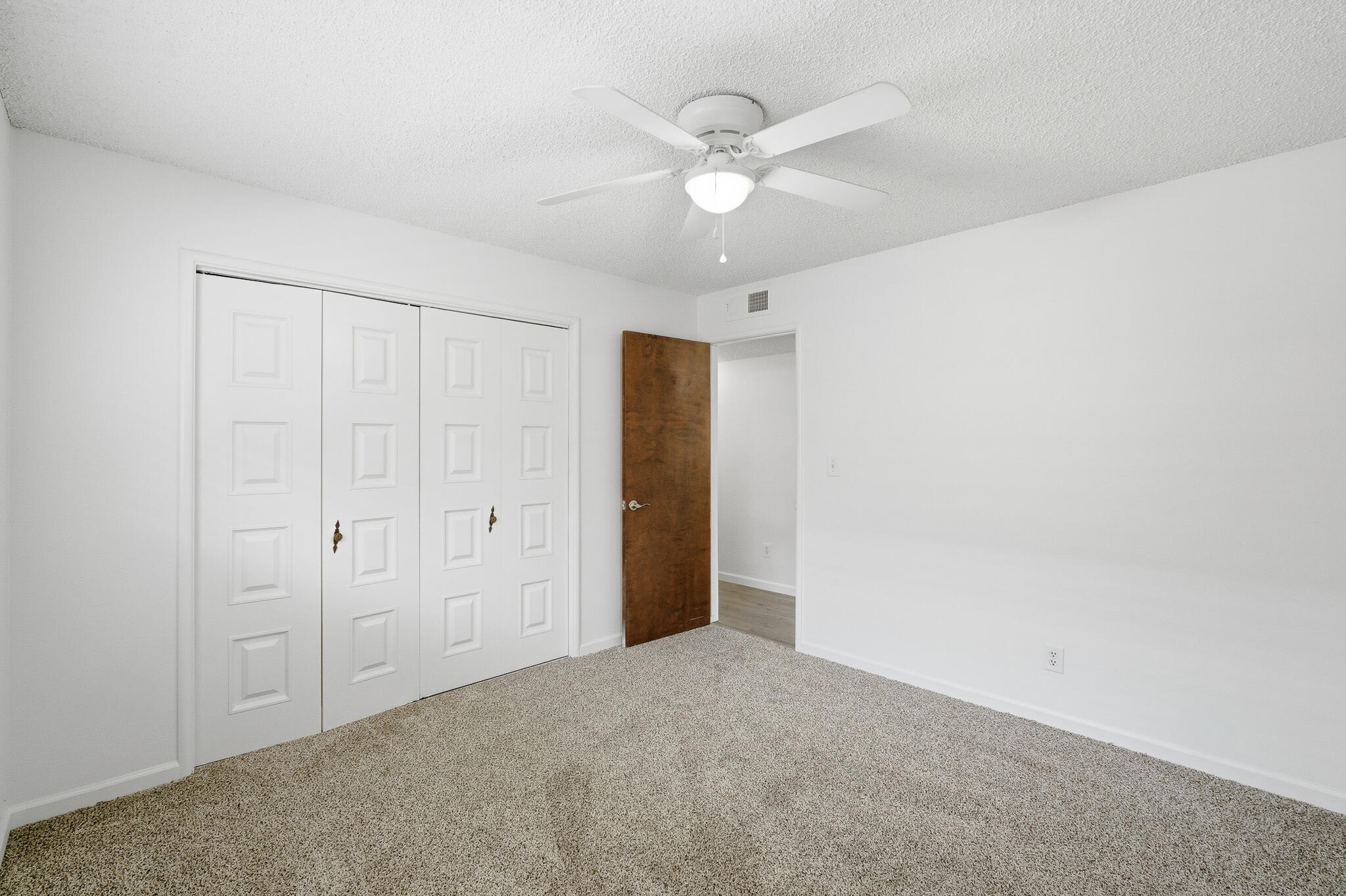 273 E Gannon Dr, Tulare, CA 93274