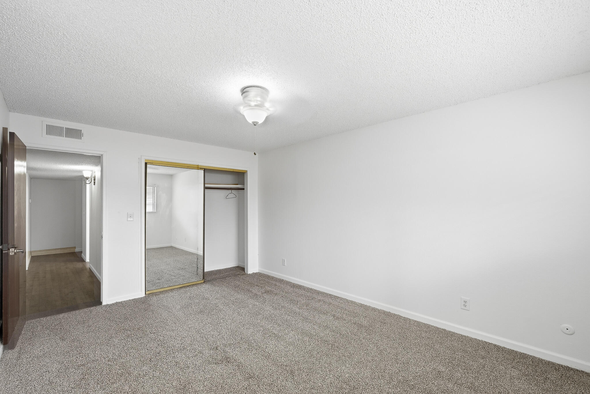 273 E Gannon Dr, Tulare, CA 93274