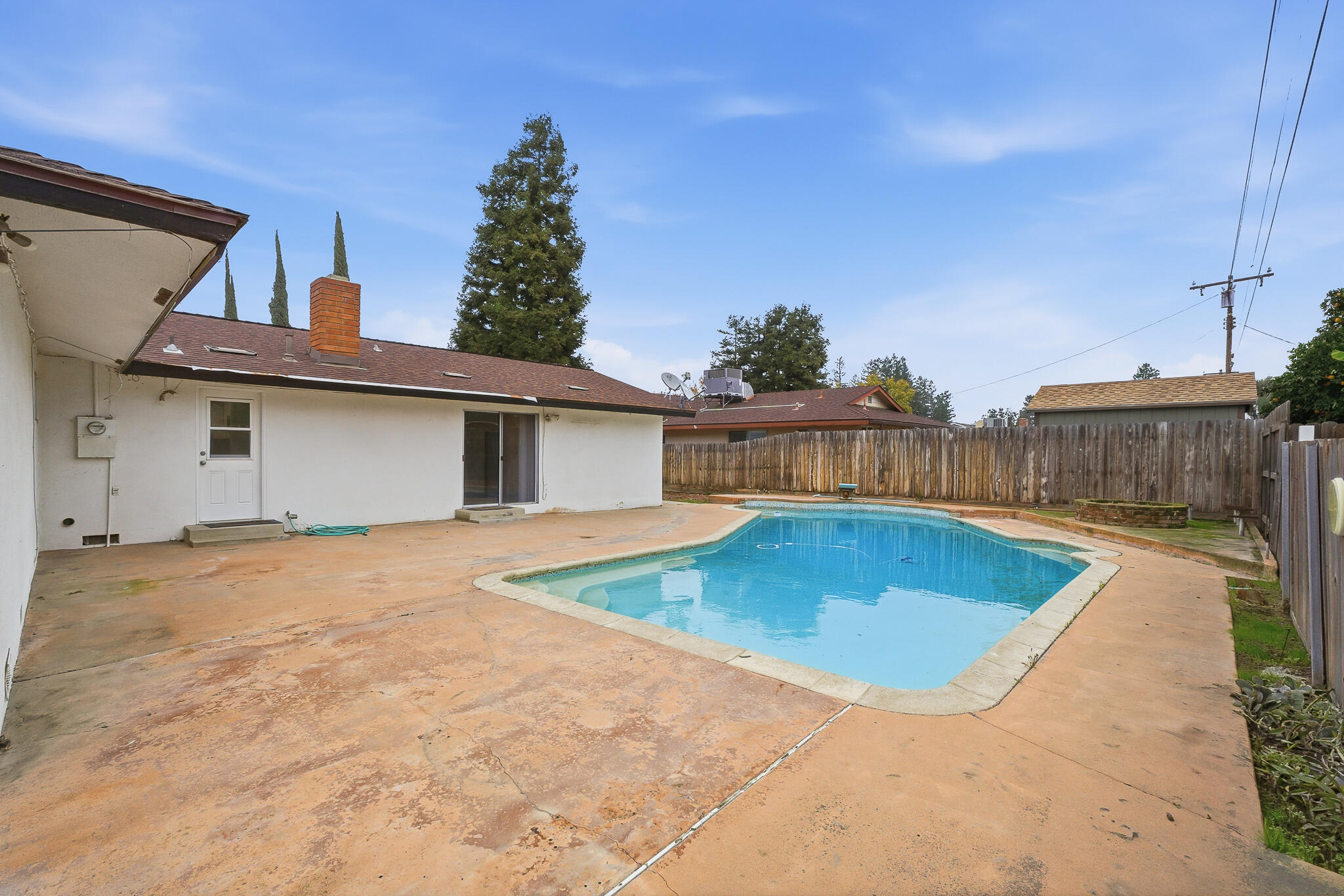 273 E Gannon Dr, Tulare, CA 93274
