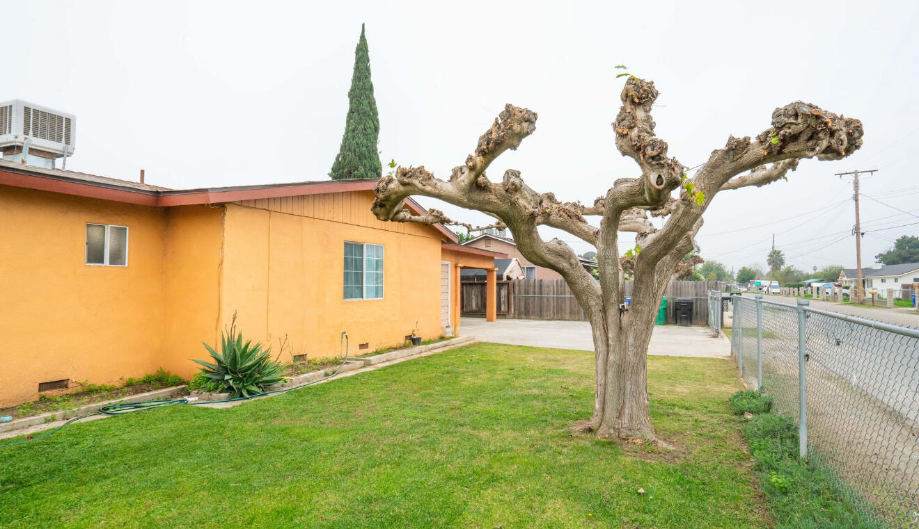 790 Rose Ln, Porterville, CA 93257