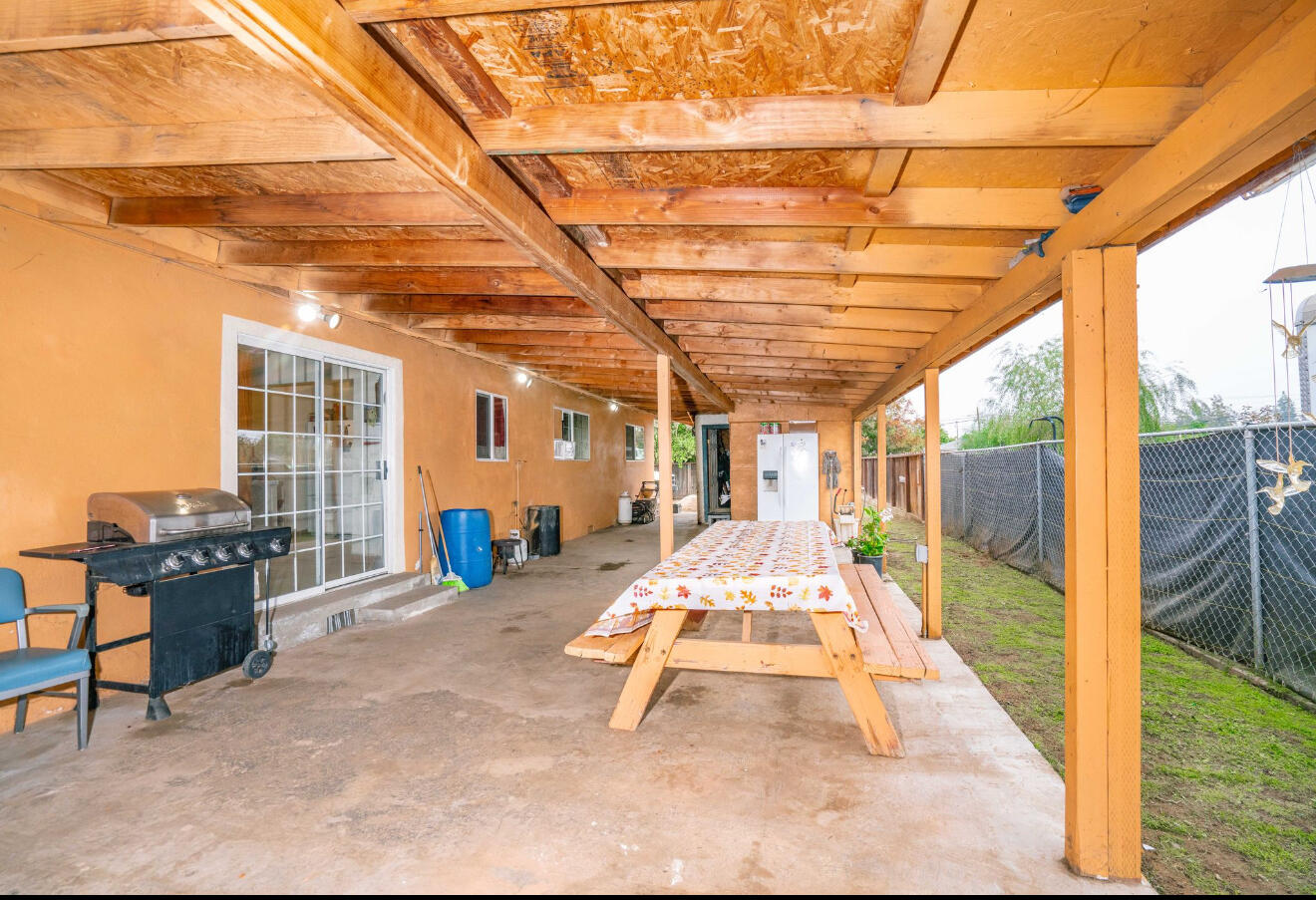 790 Rose Ln, Porterville, CA 93257