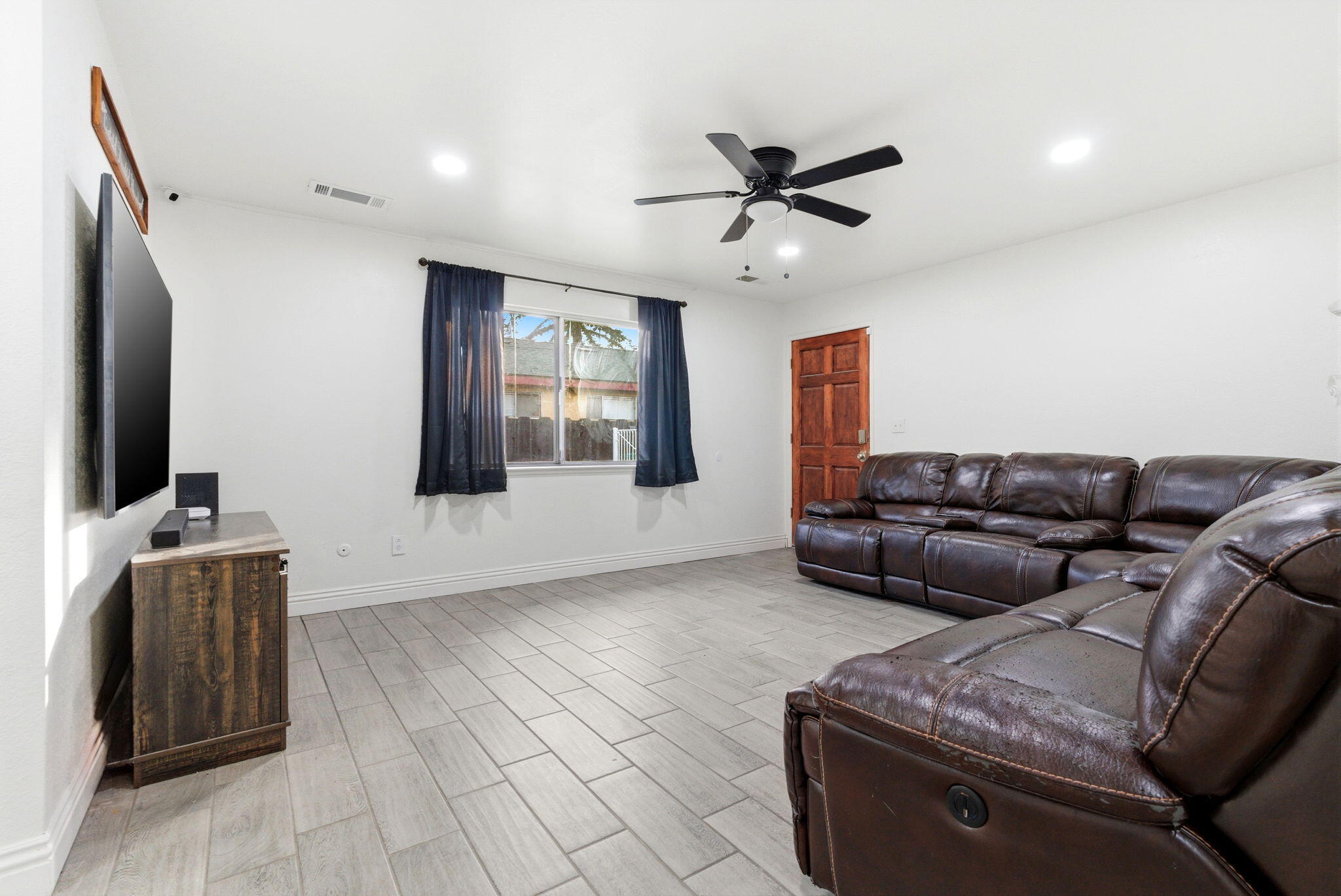 276 N Cottage St, Porterville, CA 93257