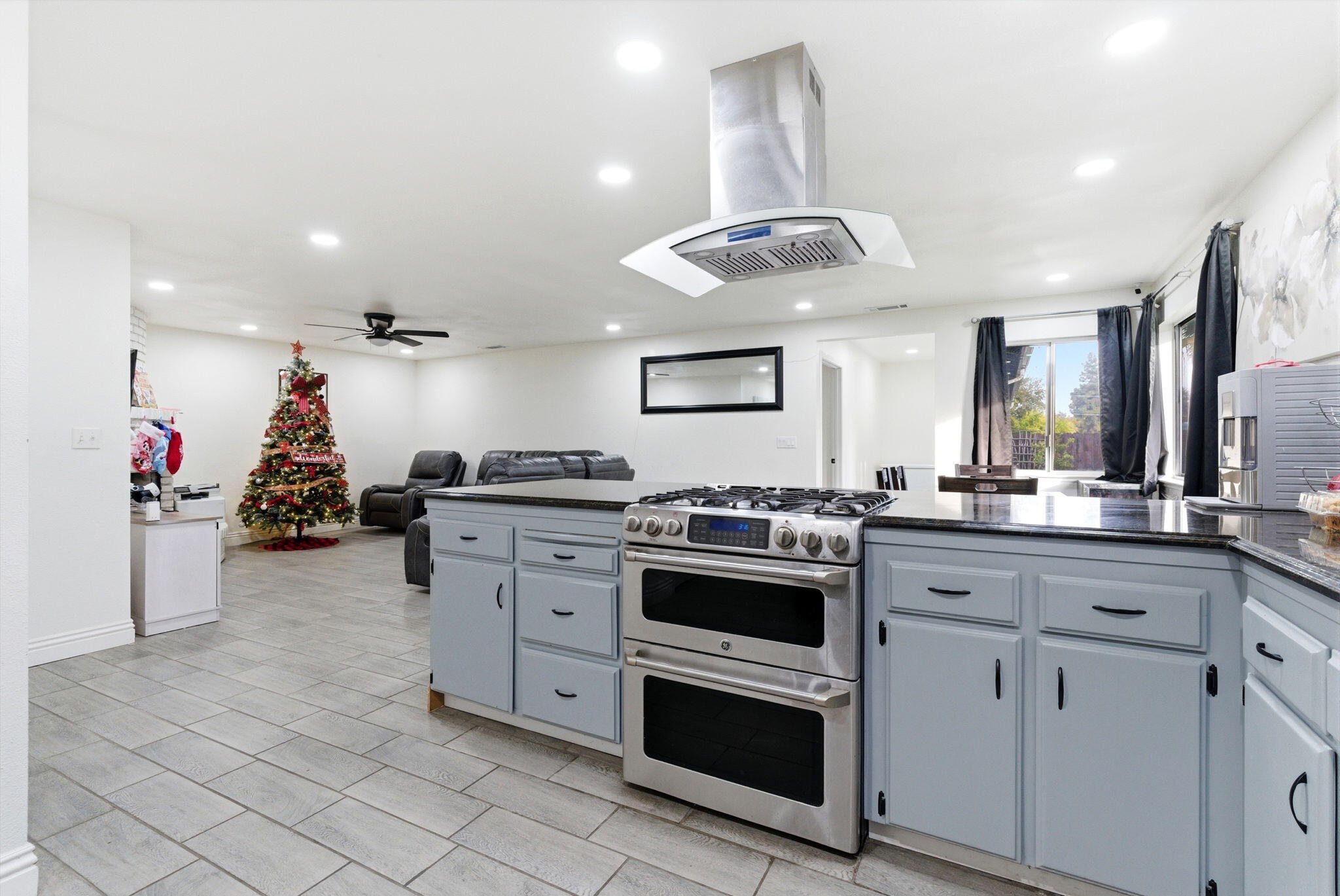 276 N Cottage St, Porterville, CA 93257