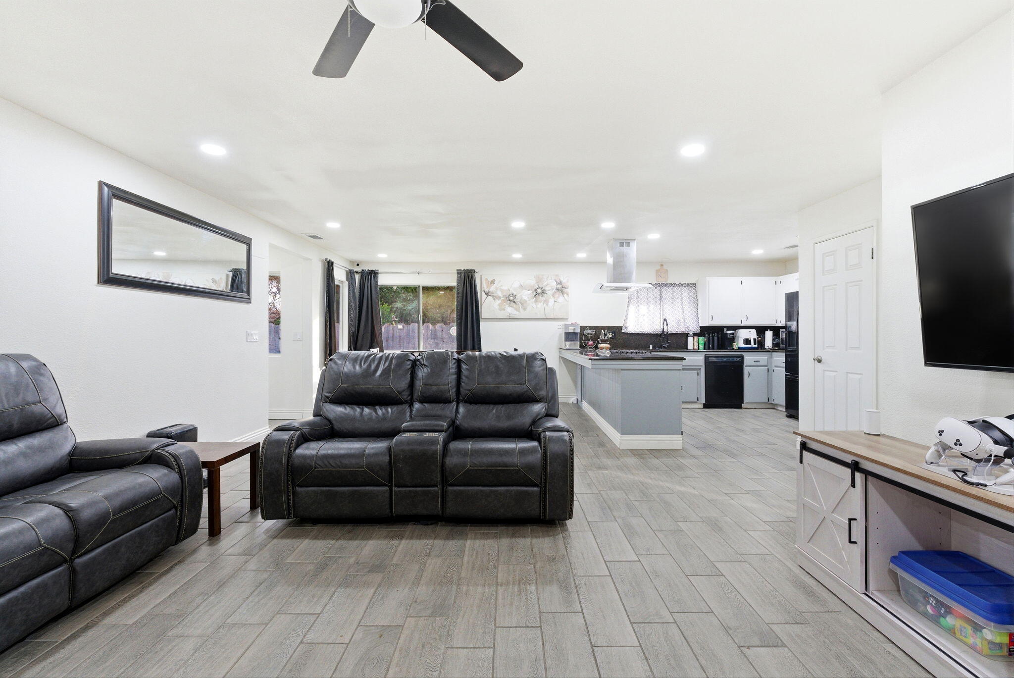 276 N Cottage St, Porterville, CA 93257