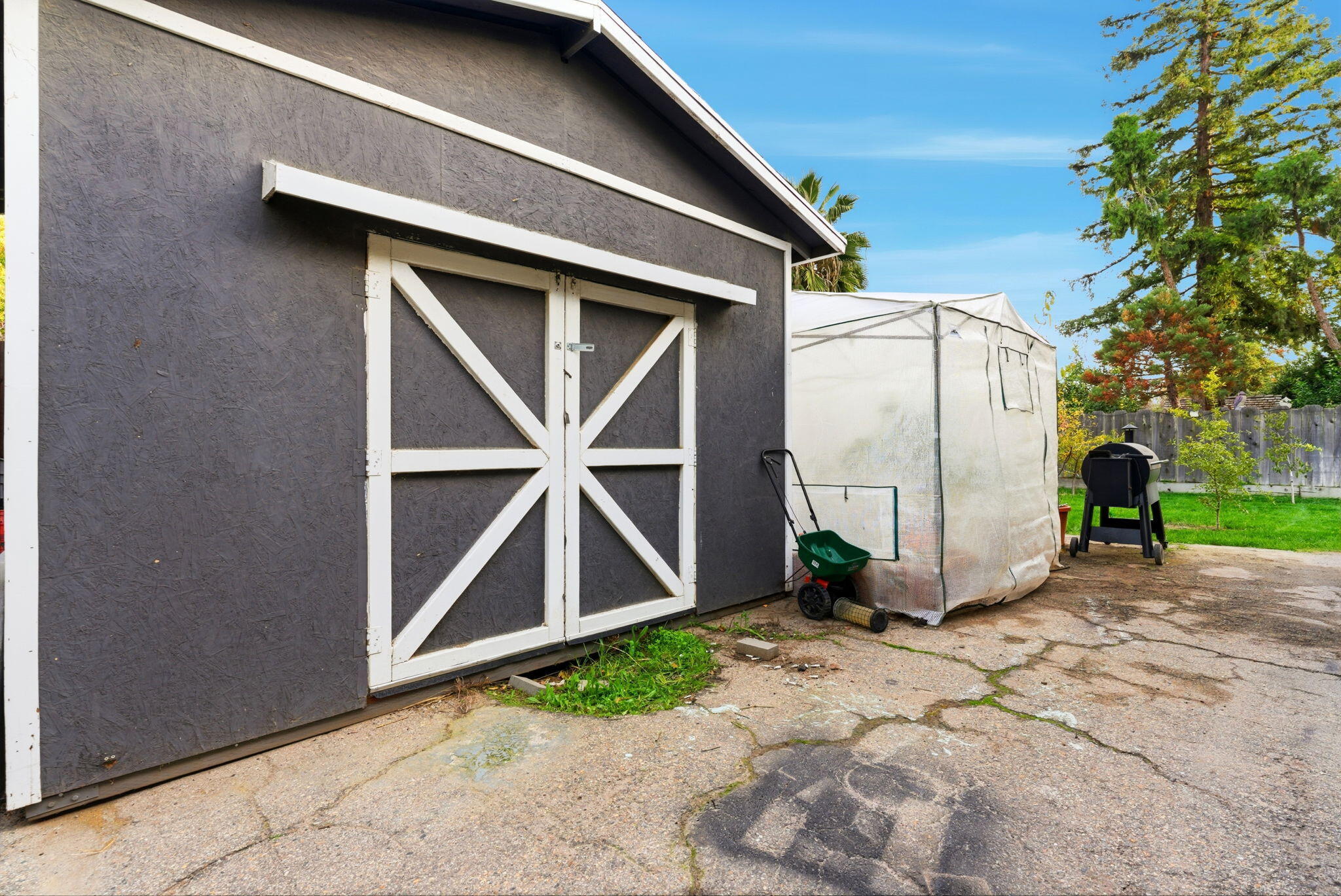 276 N Cottage St, Porterville, CA 93257