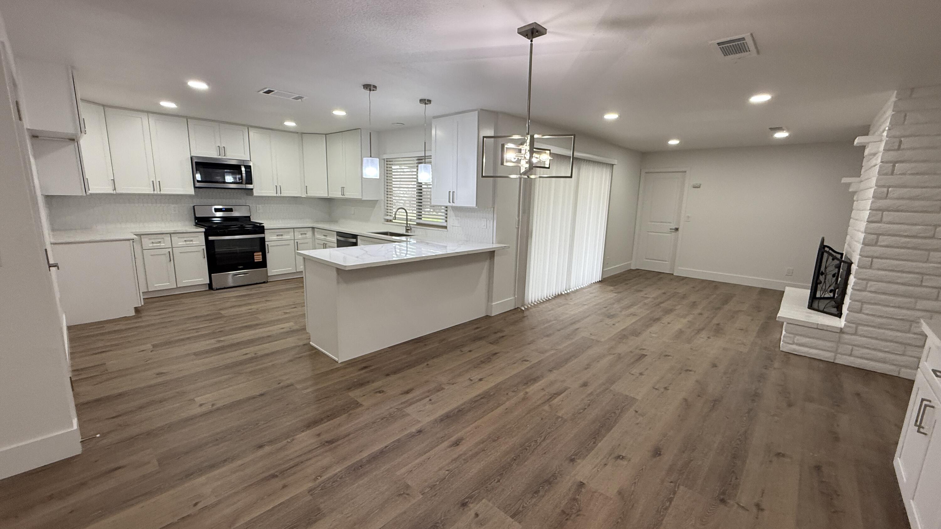 2329 Michael Cir, Hanford, CA 93230