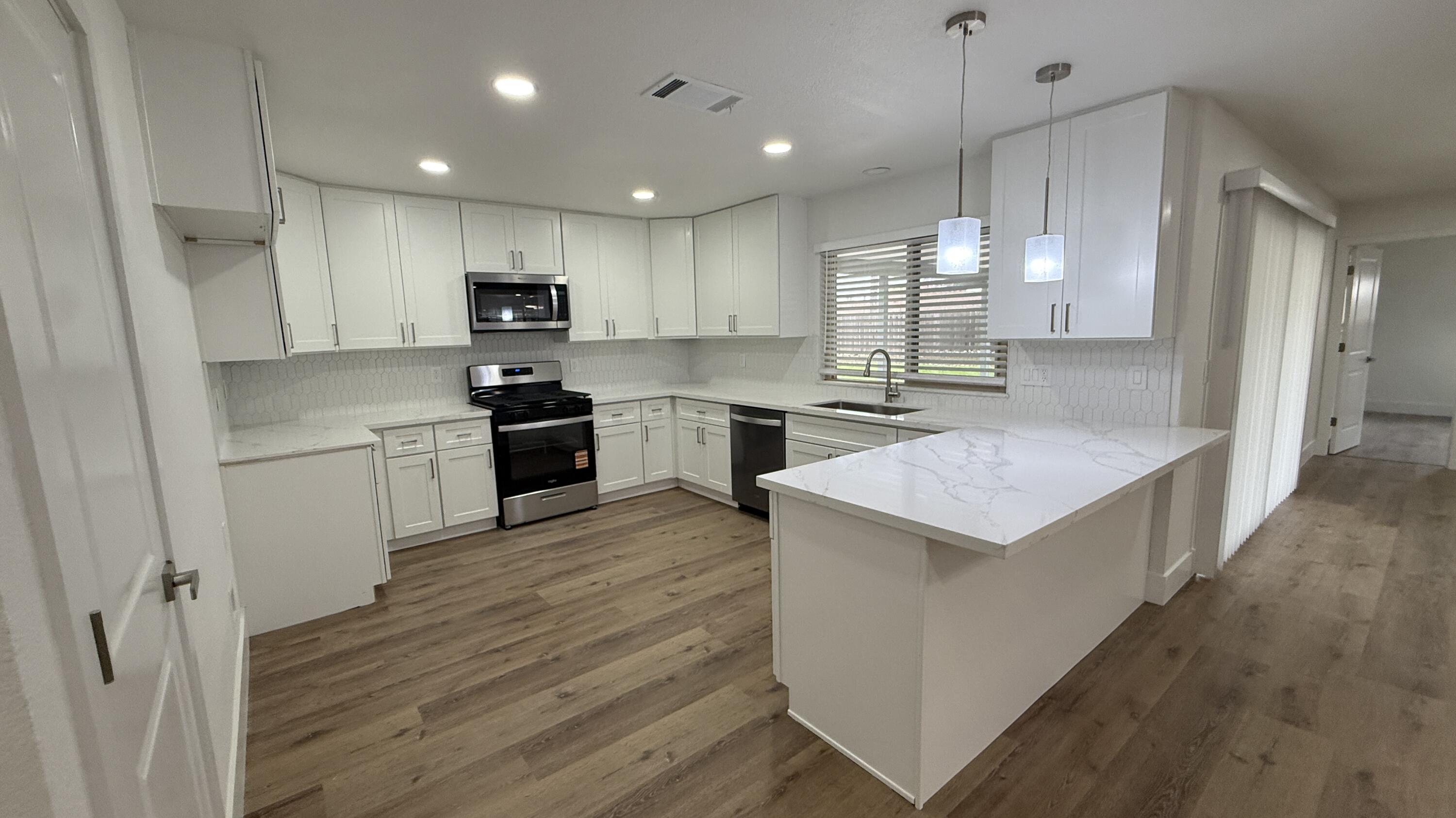 2329 Michael Cir, Hanford, CA 93230