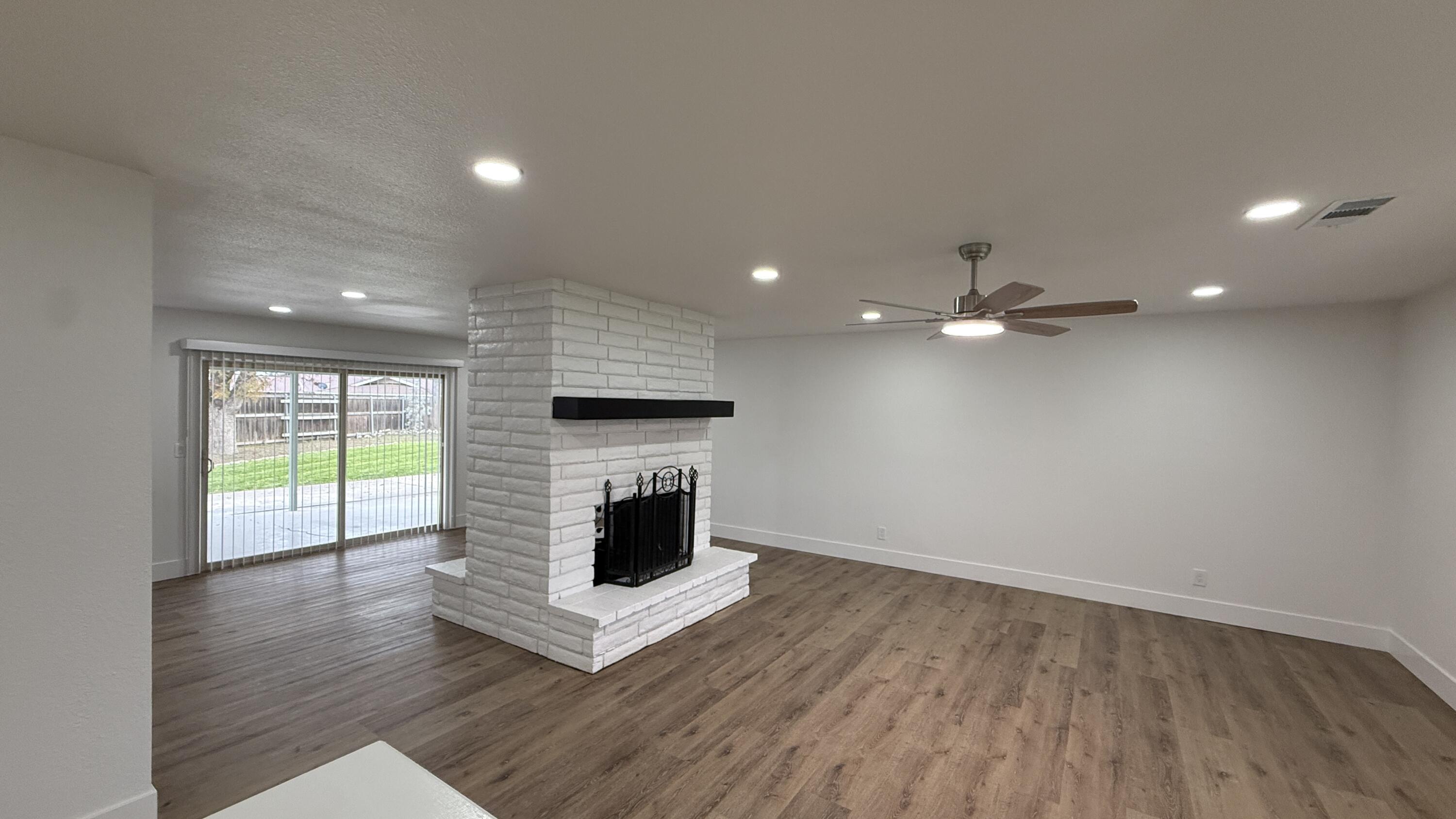 2329 Michael Cir, Hanford, CA 93230