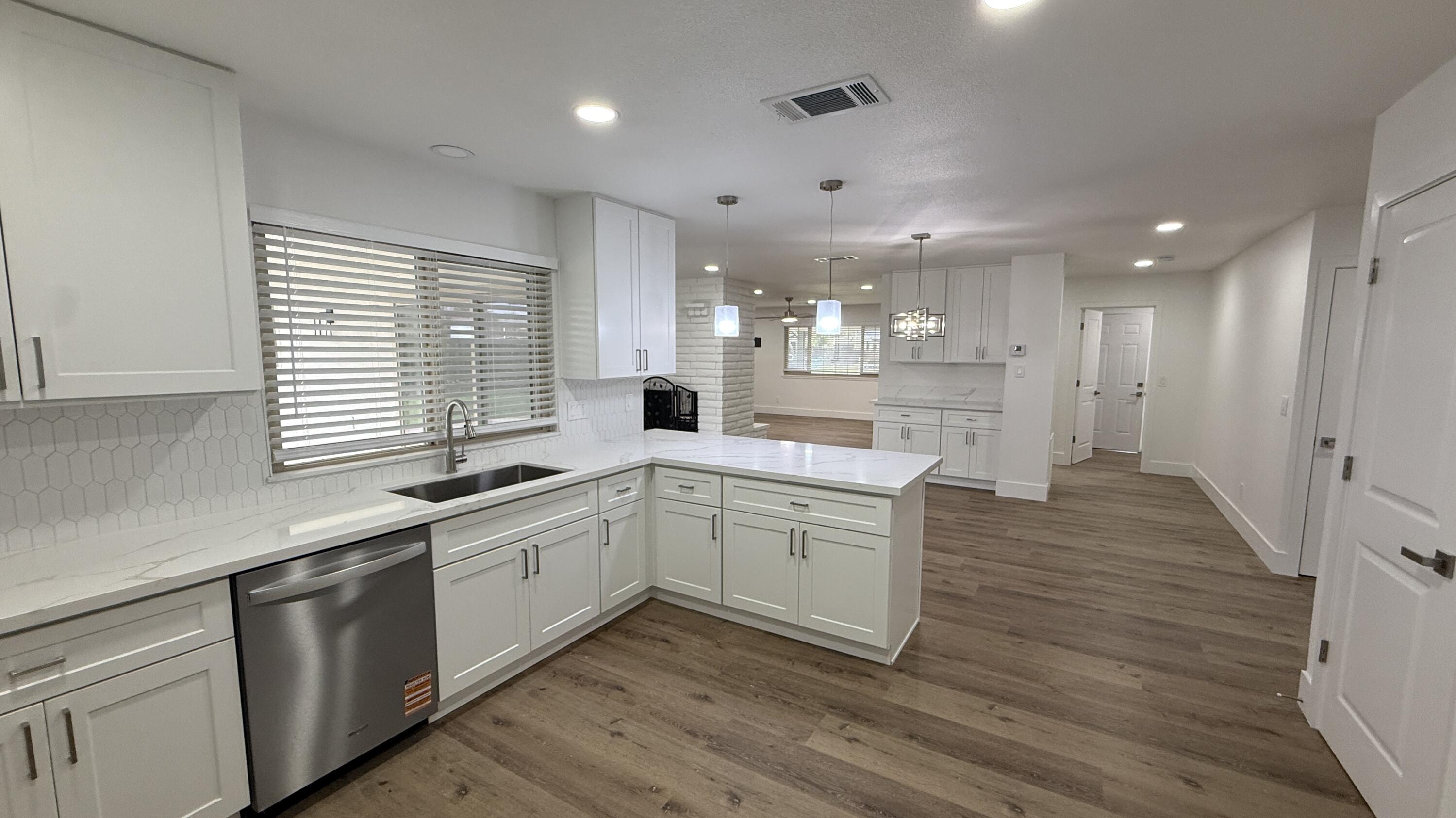 2329 Michael Cir, Hanford, CA 93230