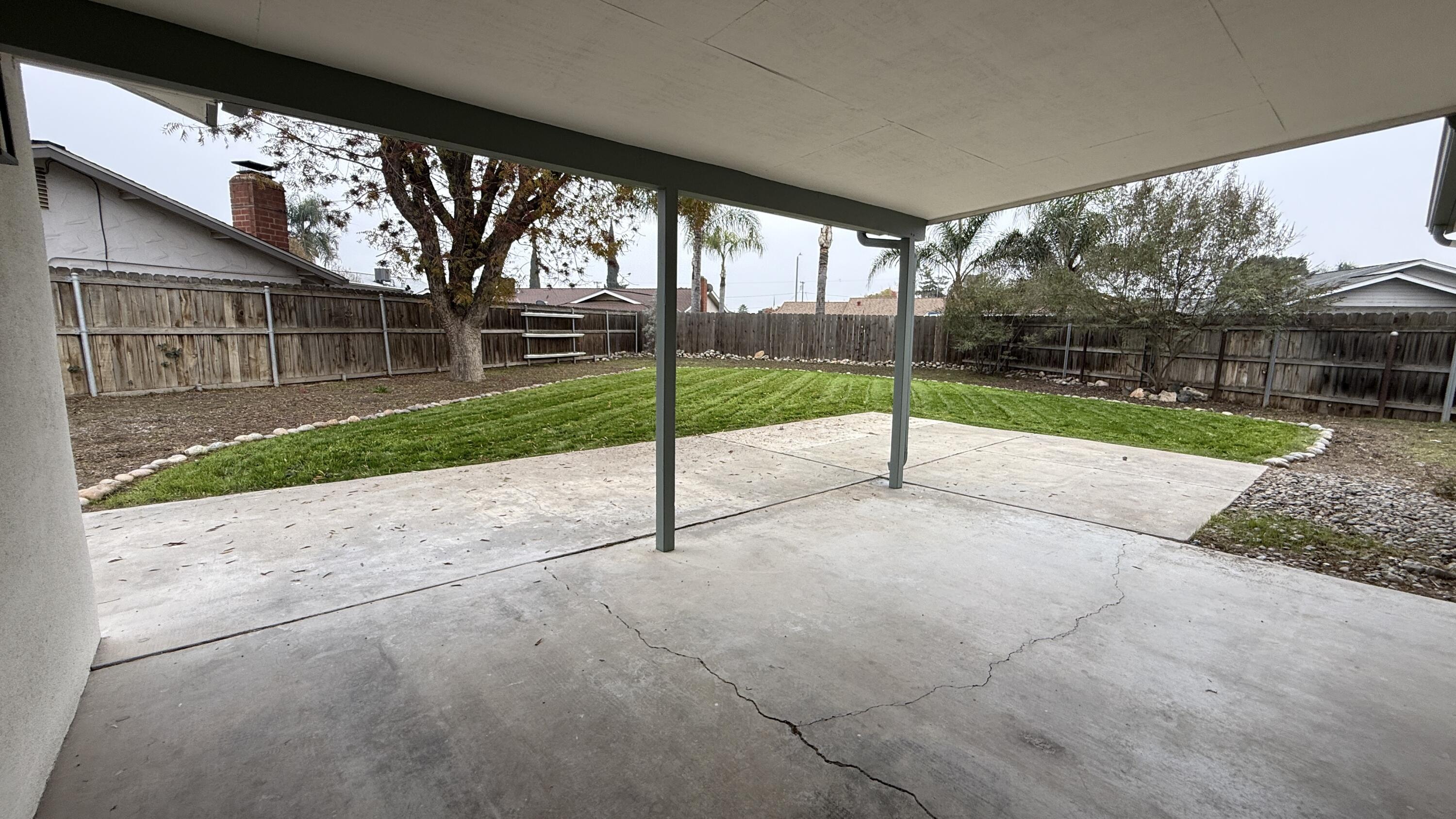 2329 Michael Cir, Hanford, CA 93230