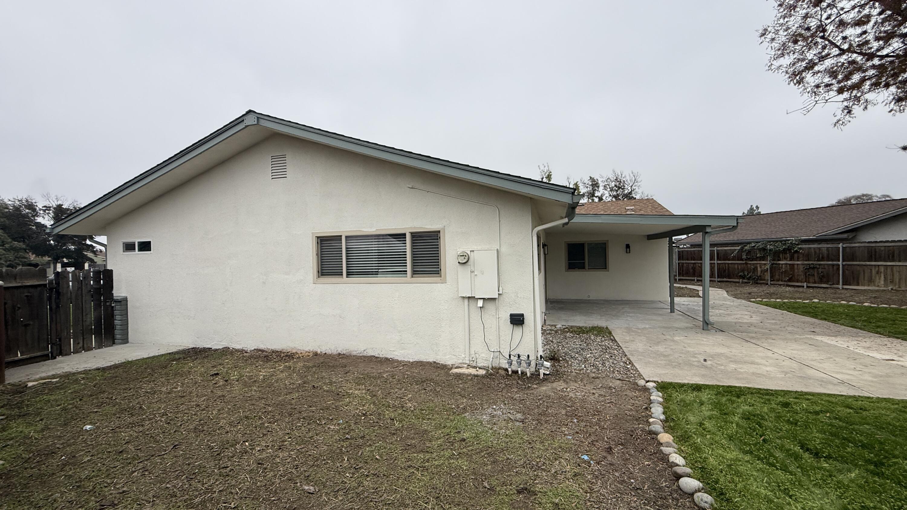 2329 Michael Cir, Hanford, CA 93230