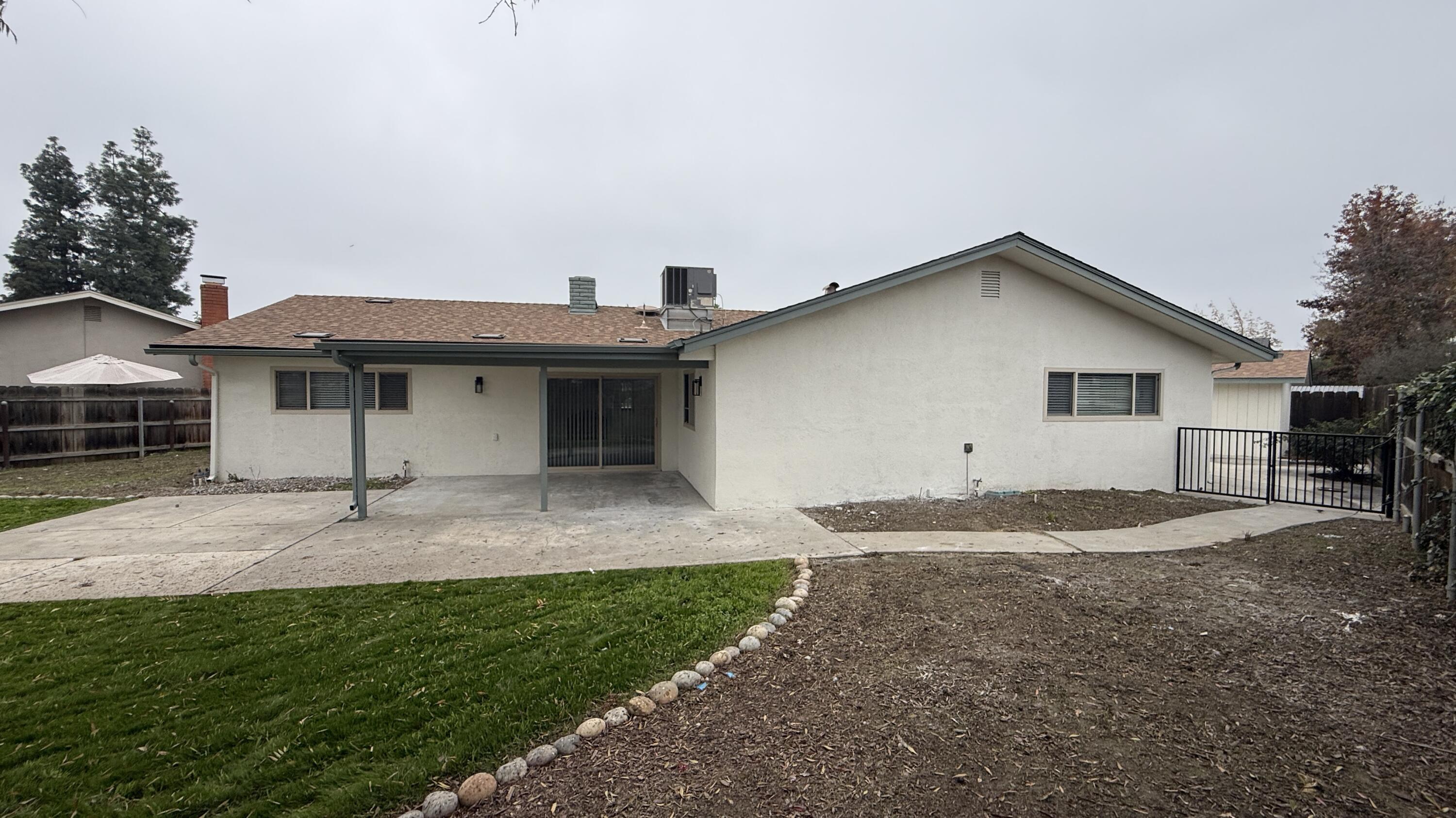 2329 Michael Cir, Hanford, CA 93230