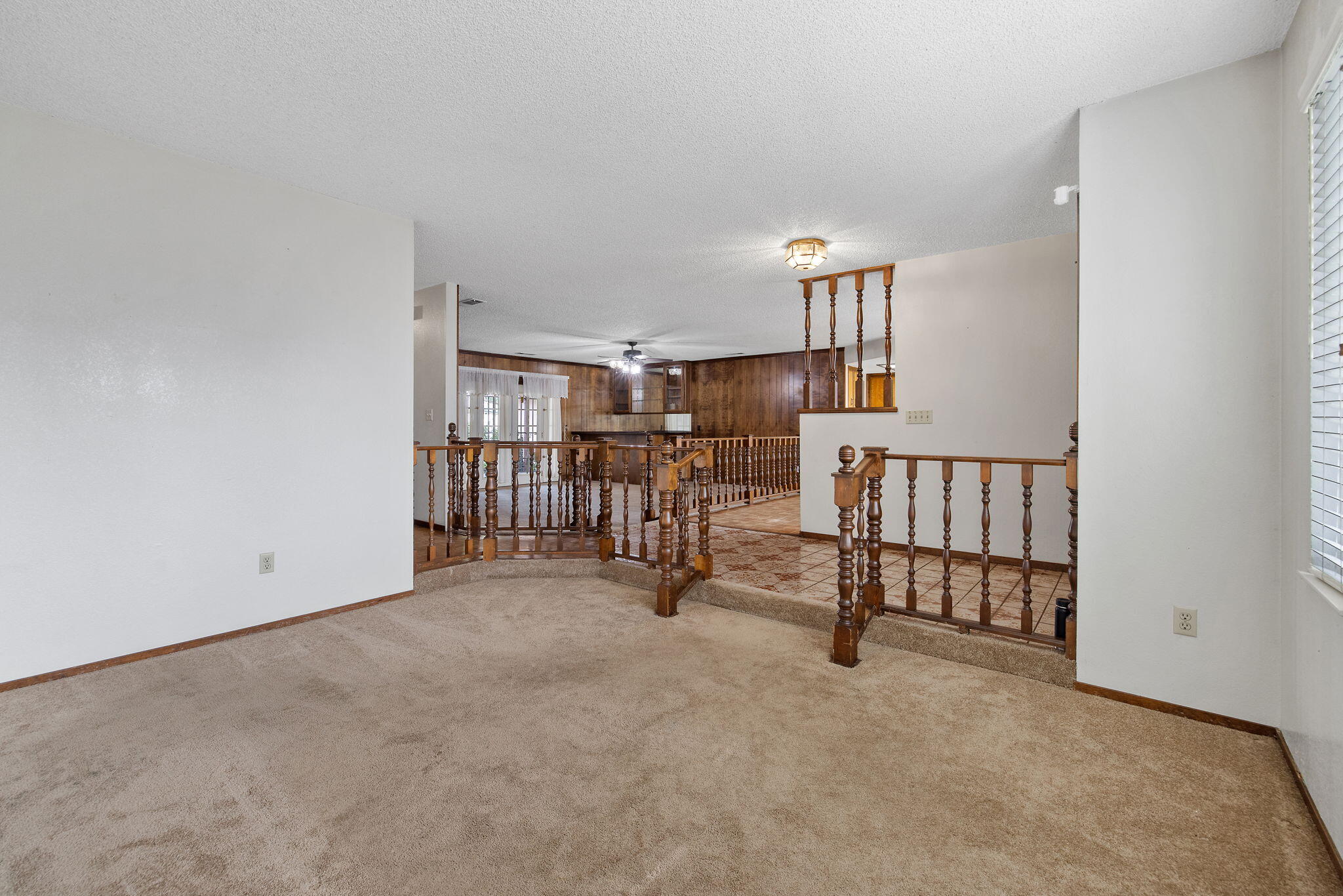 1502 S Lydia Dr, Tulare, CA 93274