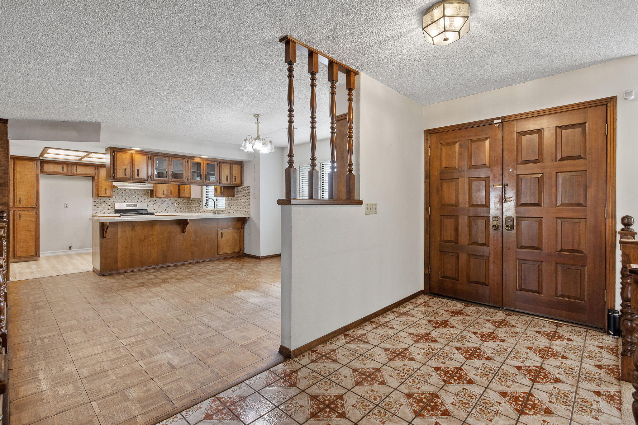 1502 S Lydia Dr, Tulare, CA 93274