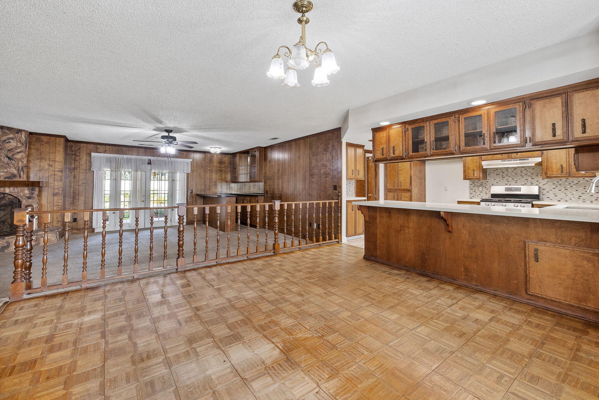 1502 S Lydia Dr, Tulare, CA 93274