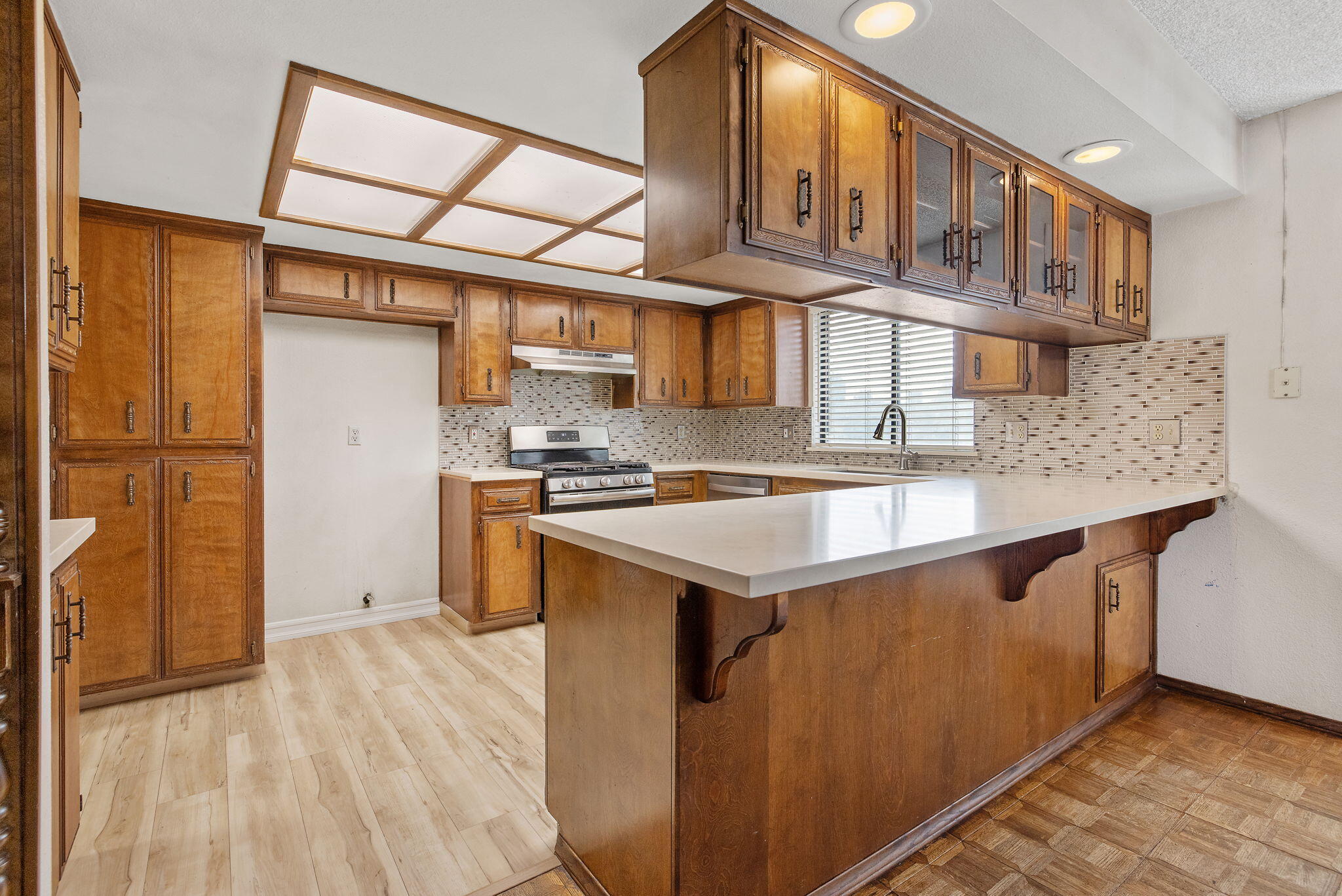 1502 S Lydia Dr, Tulare, CA 93274