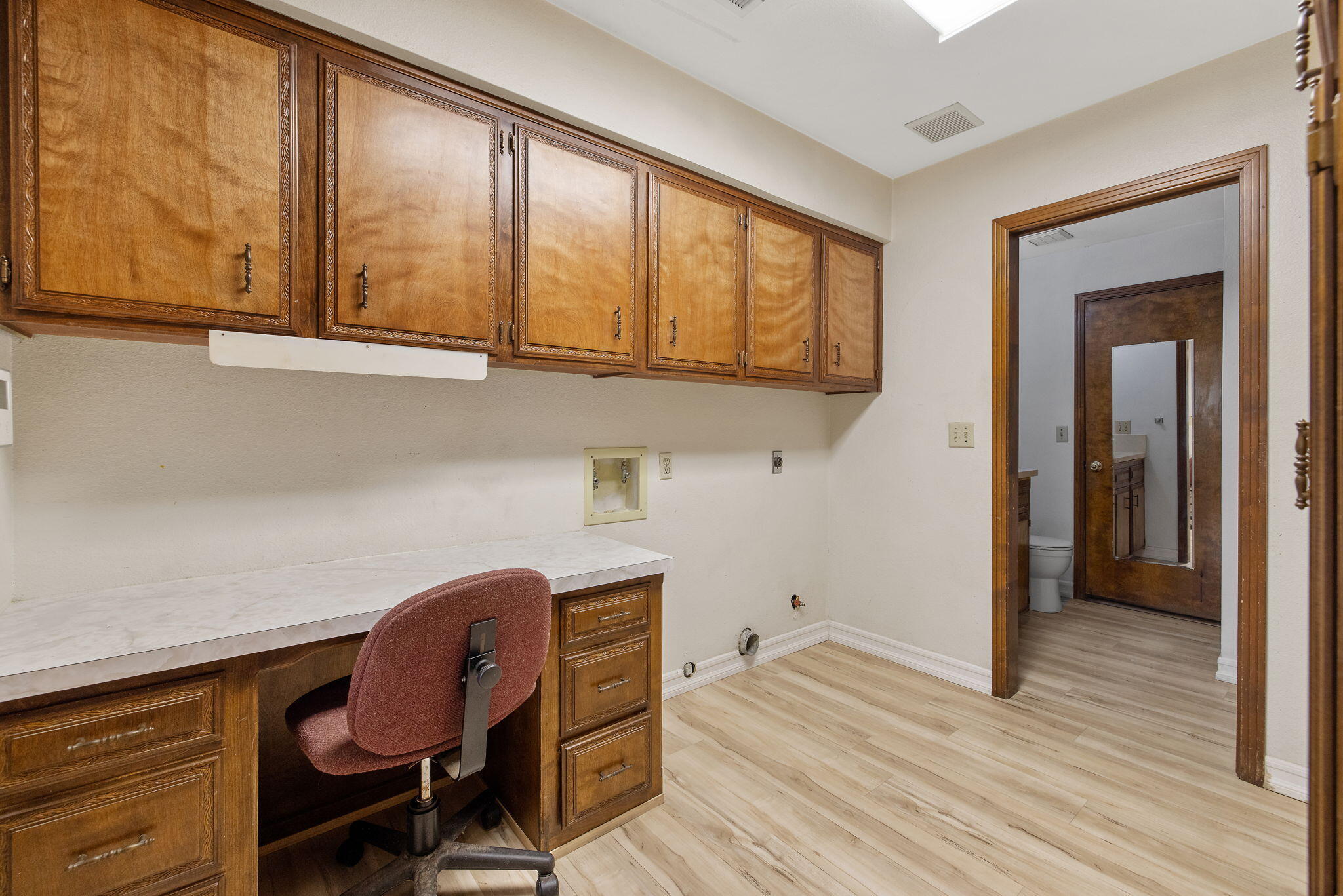 1502 S Lydia Dr, Tulare, CA 93274