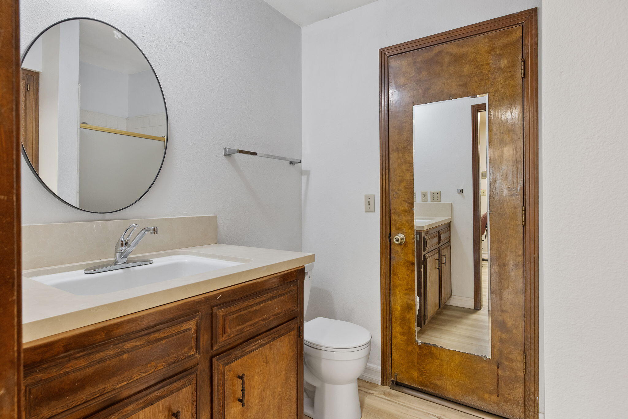 1502 S Lydia Dr, Tulare, CA 93274