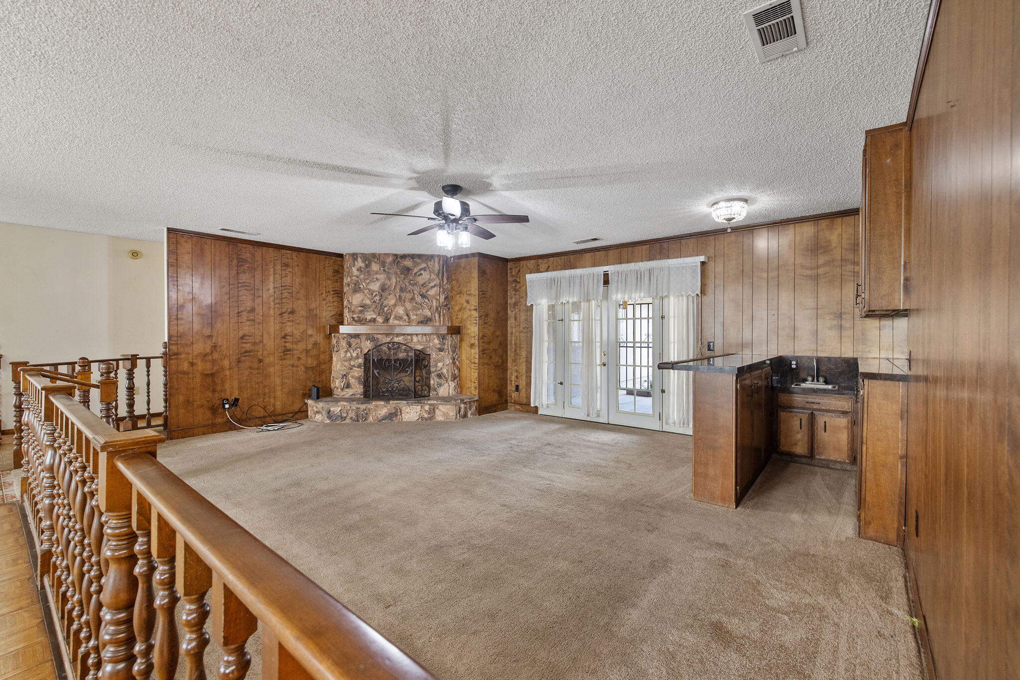 1502 S Lydia Dr, Tulare, CA 93274