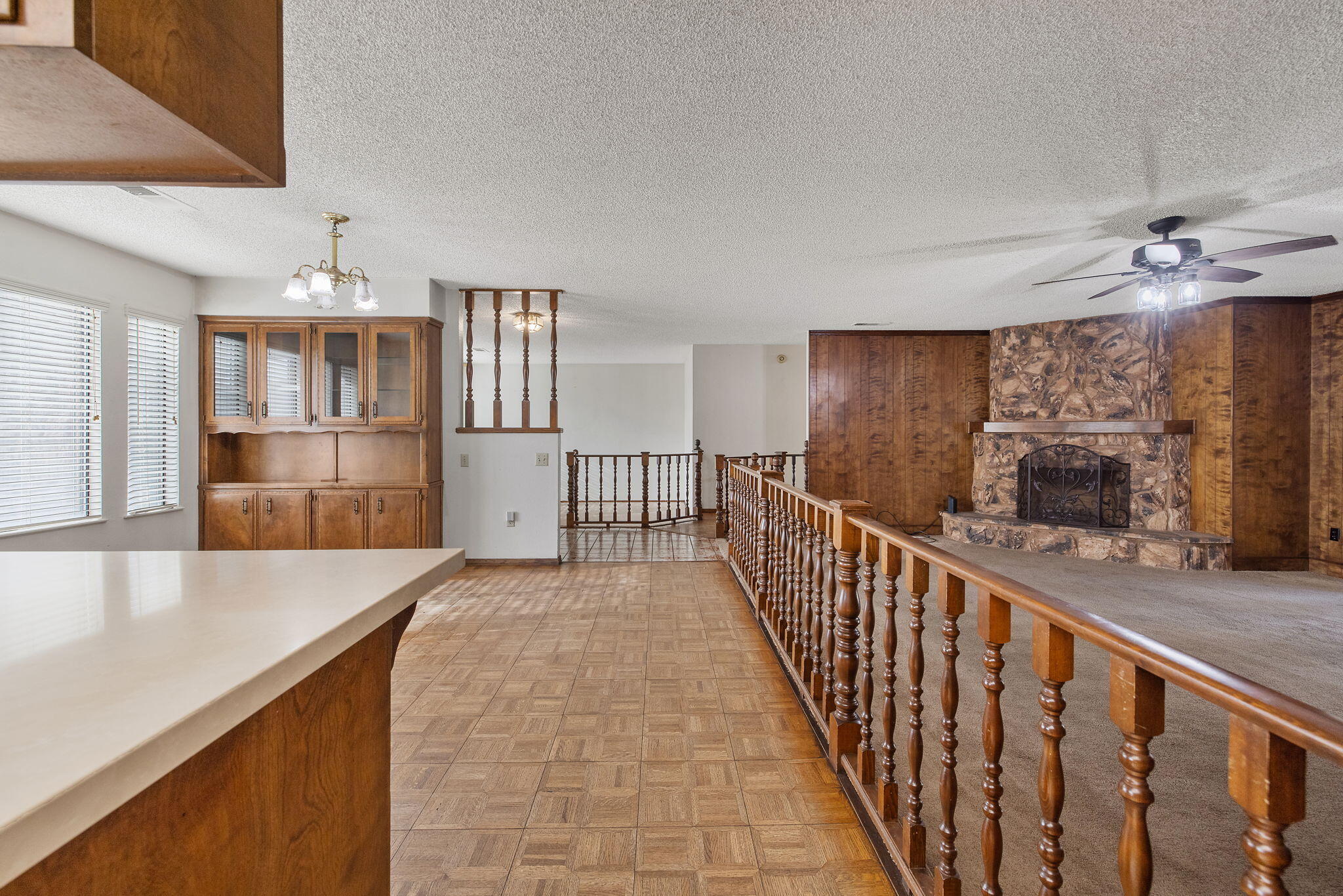 1502 S Lydia Dr, Tulare, CA 93274