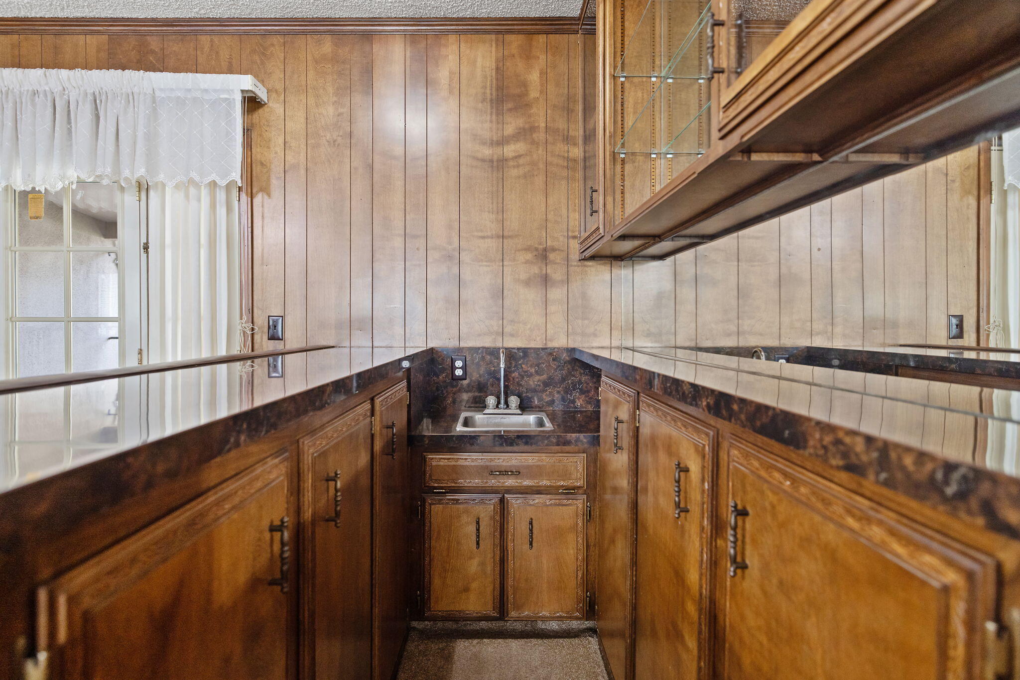 1502 S Lydia Dr, Tulare, CA 93274