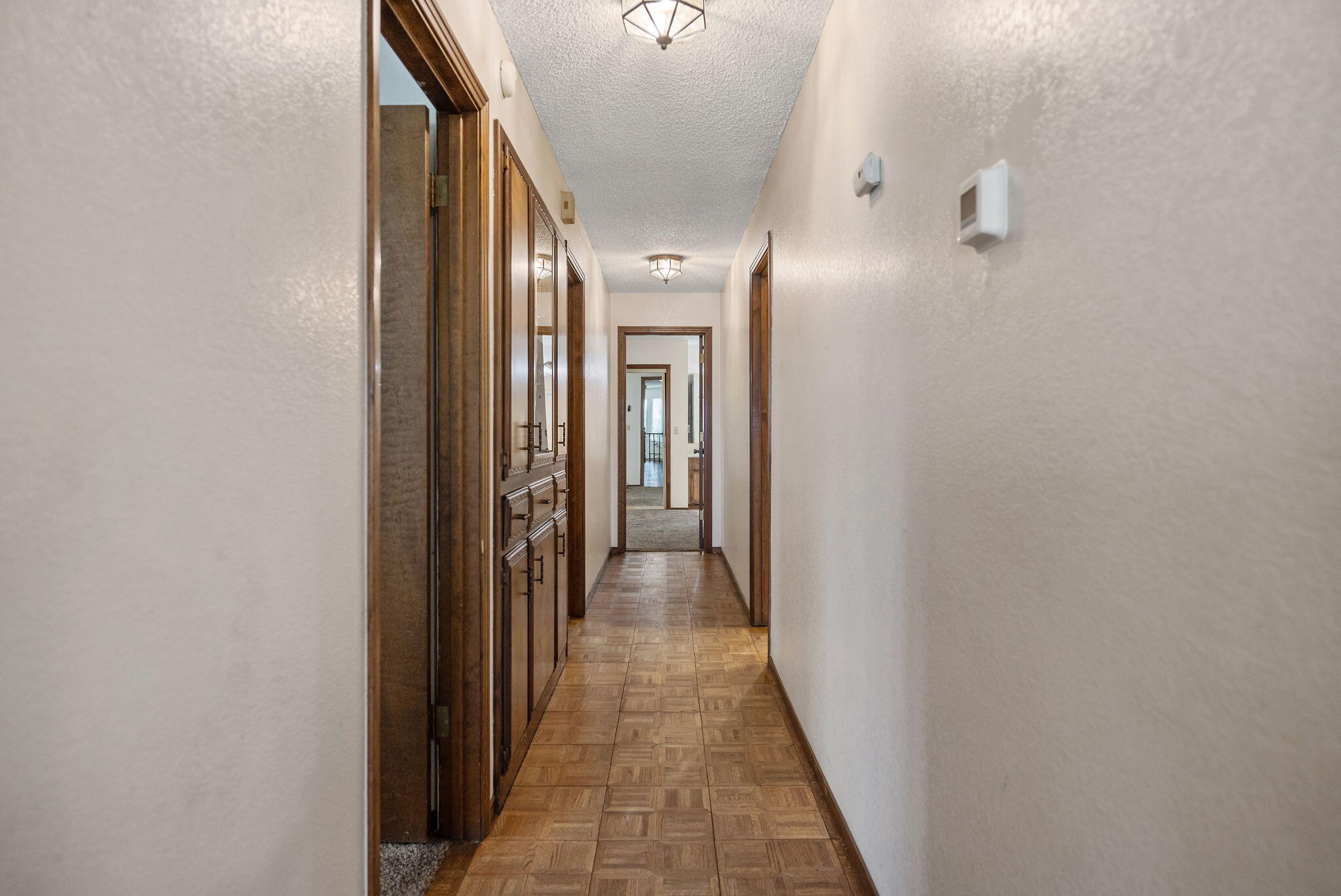 1502 S Lydia Dr, Tulare, CA 93274