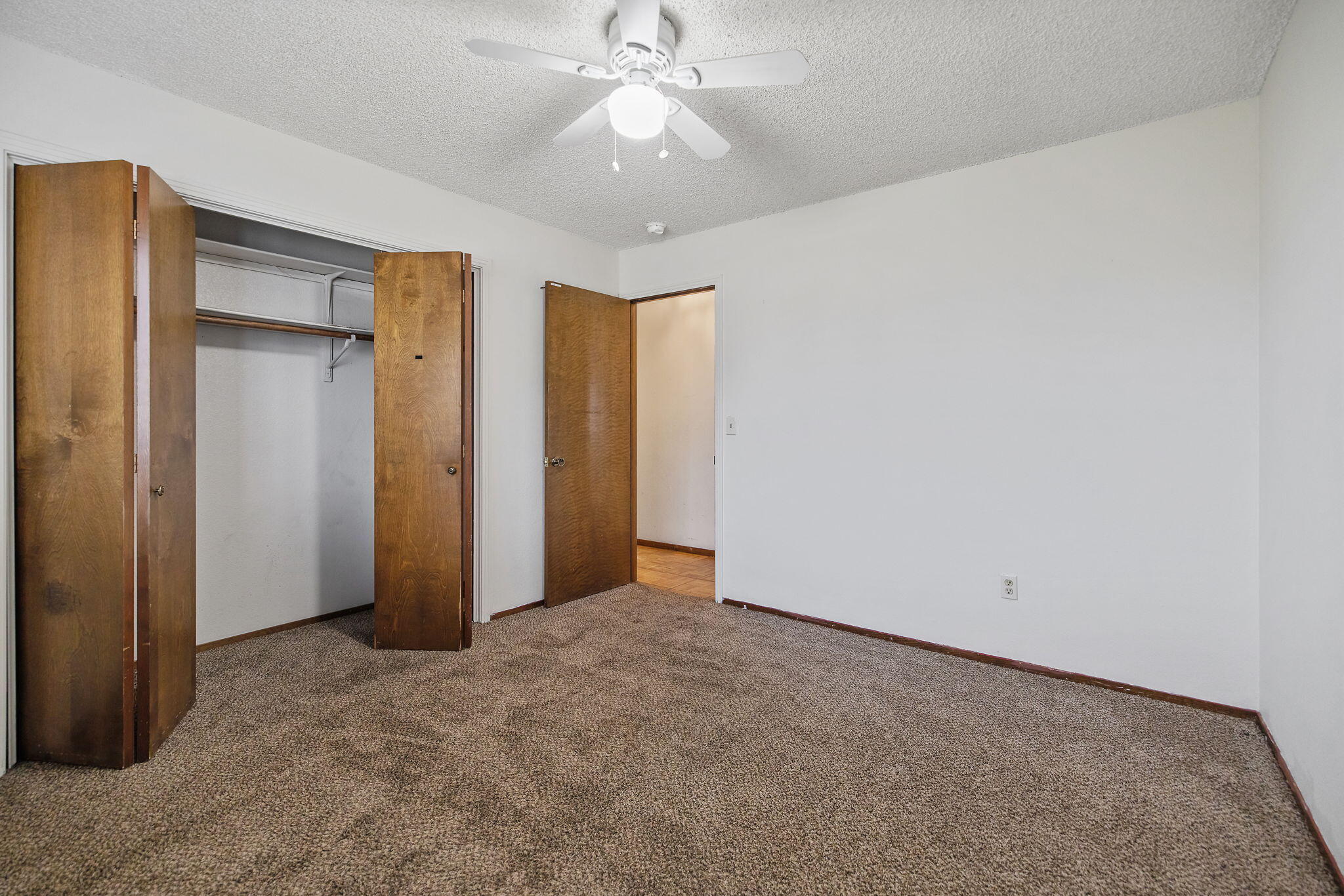 1502 S Lydia Dr, Tulare, CA 93274