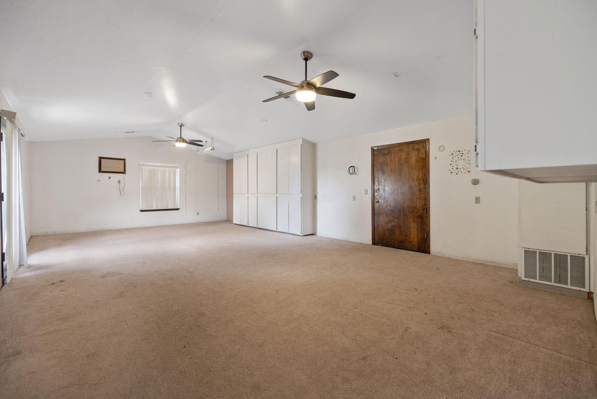 1502 S Lydia Dr, Tulare, CA 93274