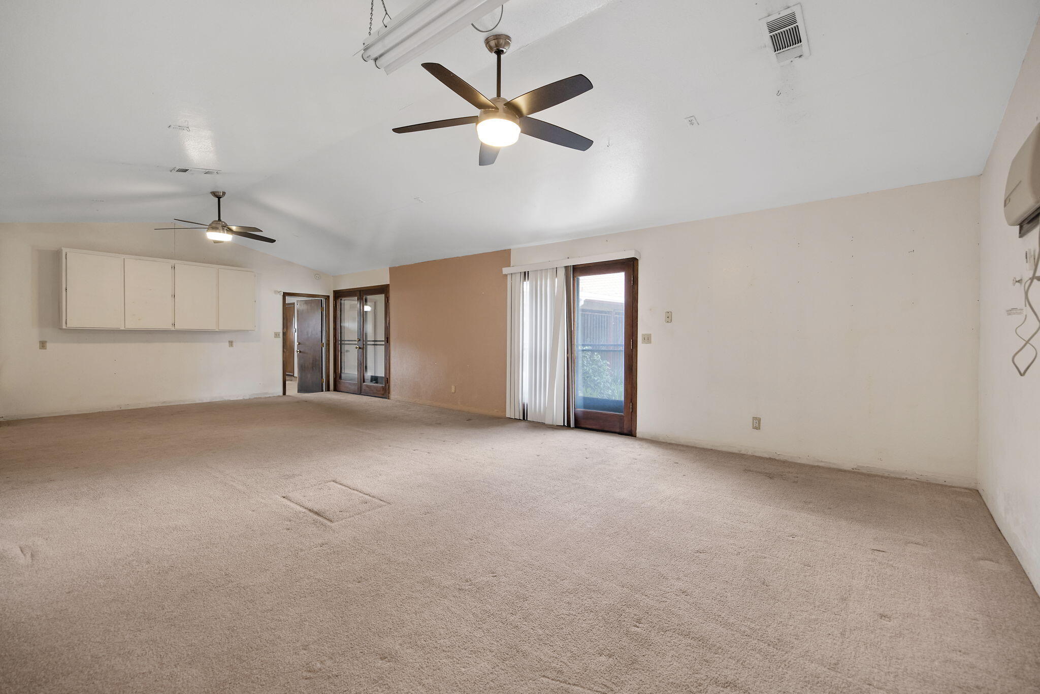 1502 S Lydia Dr, Tulare, CA 93274