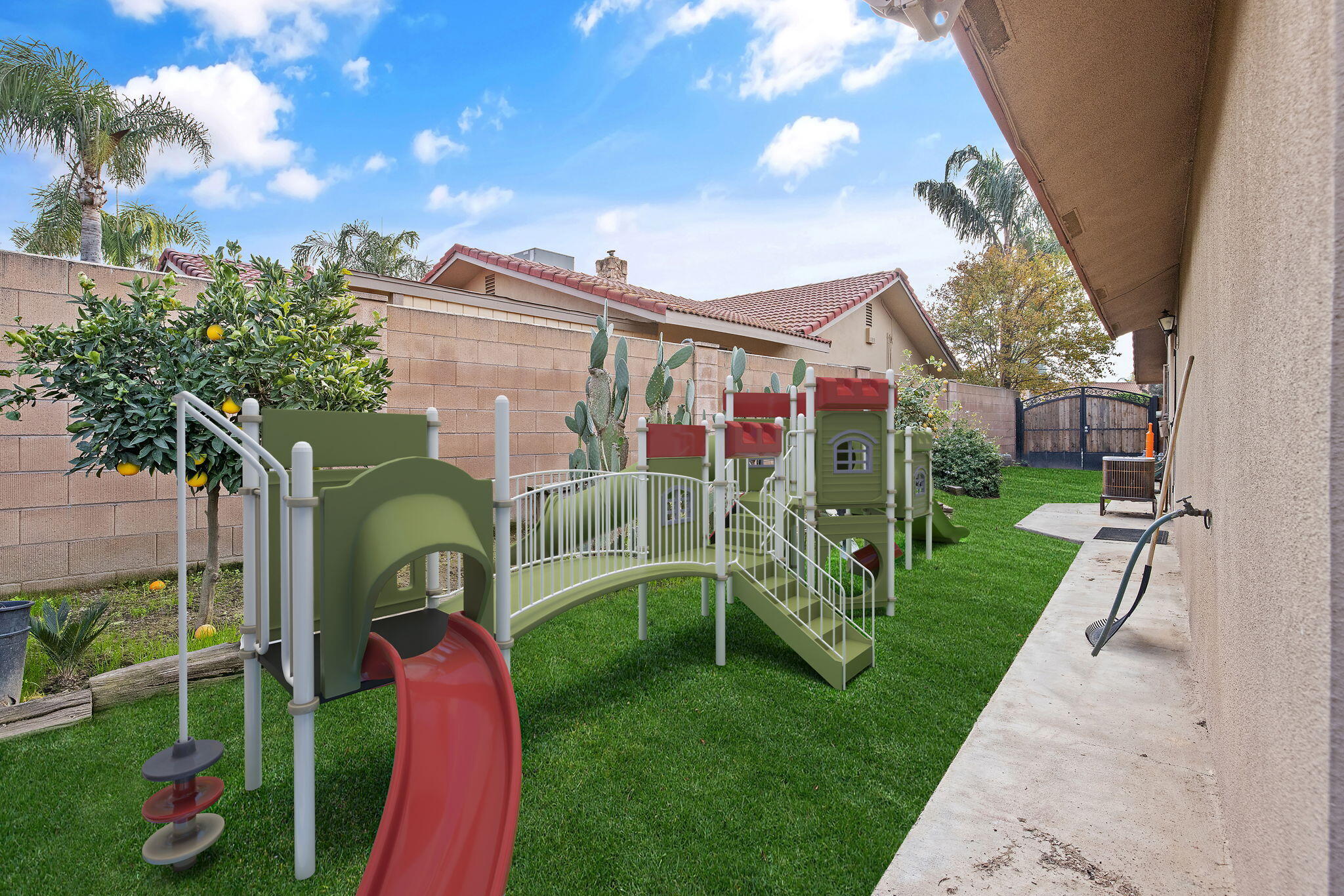 1502 S Lydia Dr, Tulare, CA 93274