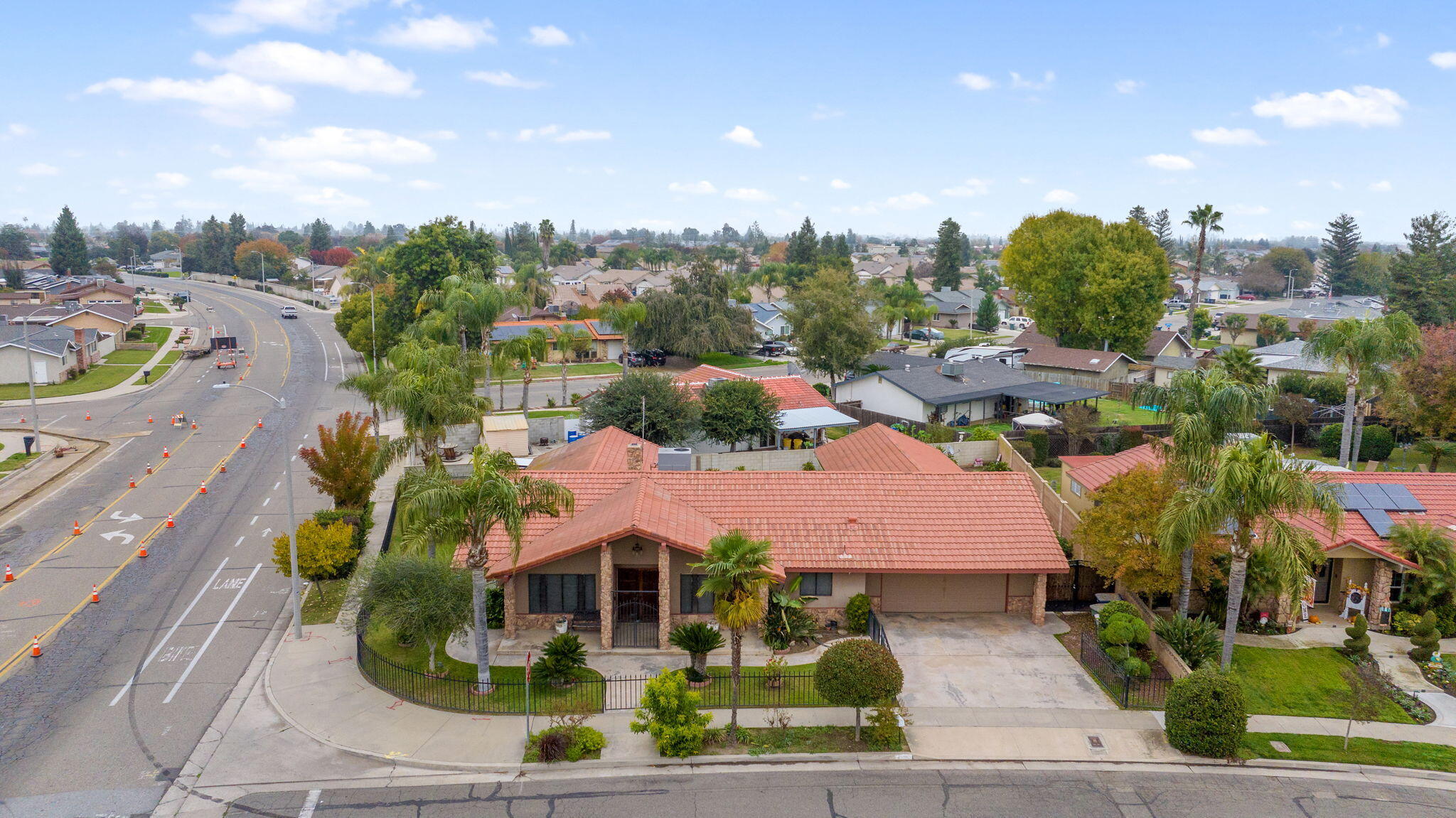 1502 S Lydia Dr, Tulare, CA 93274