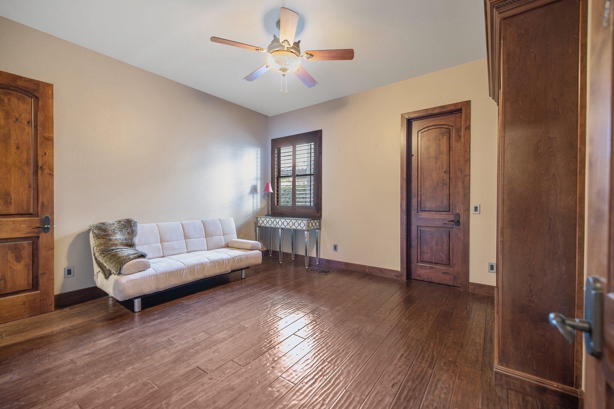 5034 W Firenze Ave, Visalia, CA 93291