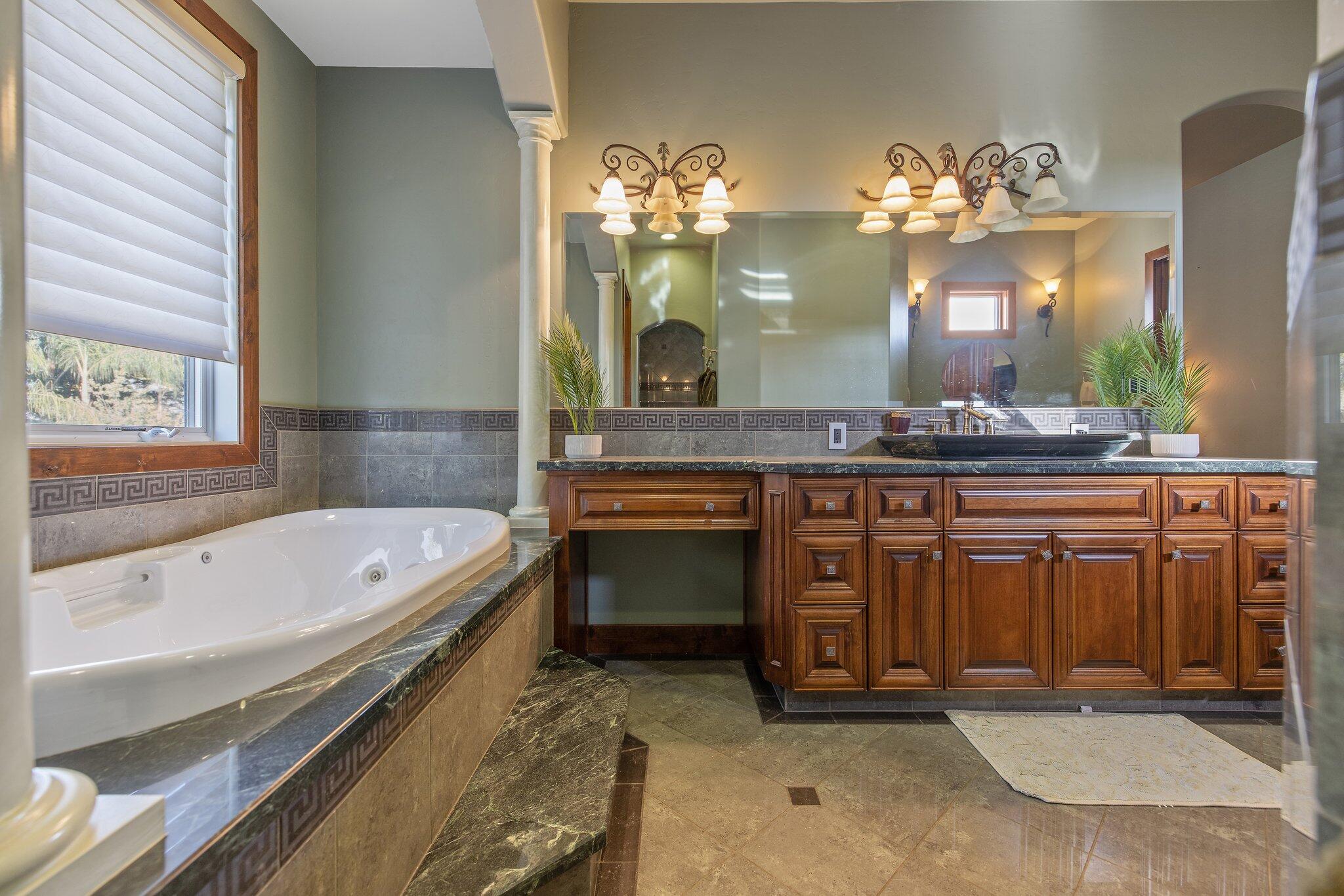 5034 W Firenze Ave, Visalia, CA 93291