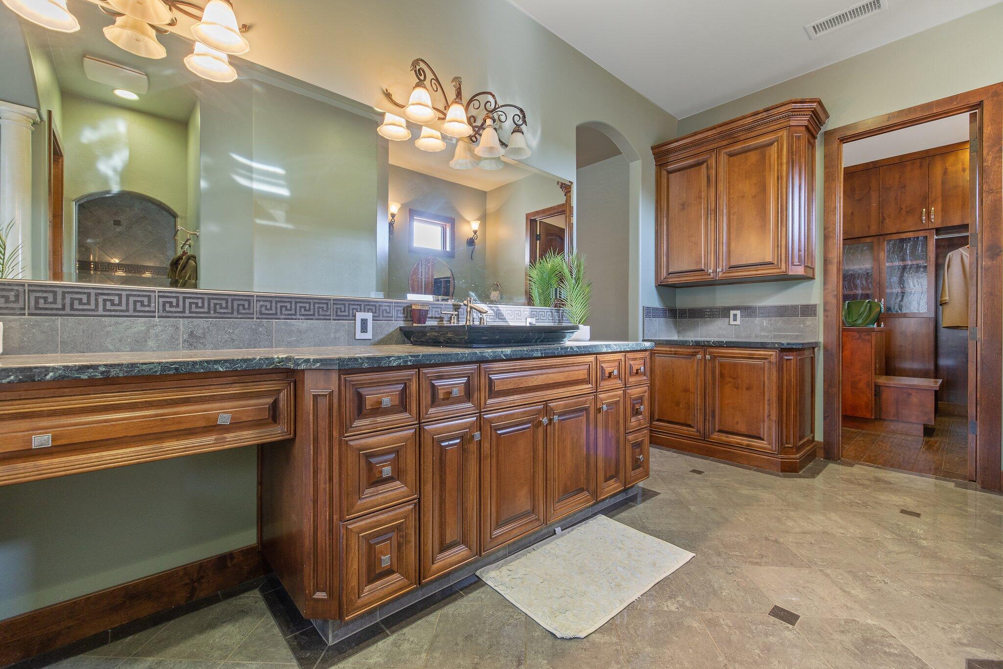 5034 W Firenze Ave, Visalia, CA 93291