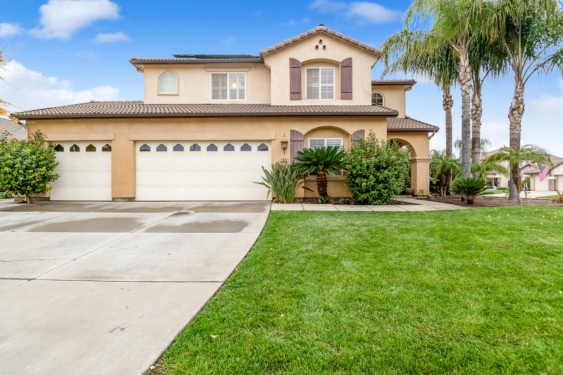 1942 N Sonoma Ct, Hanford, CA 93230