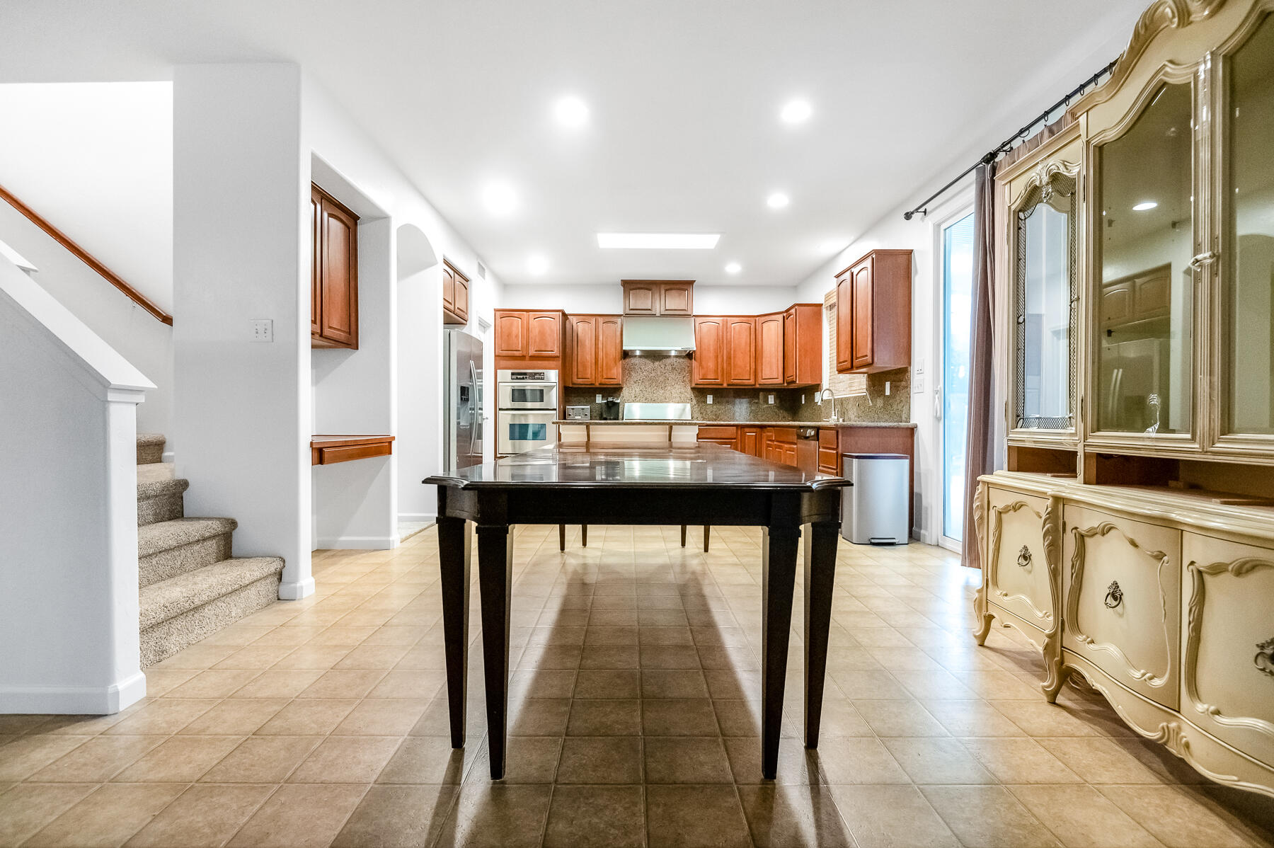 1942 N Sonoma Ct, Hanford, CA 93230