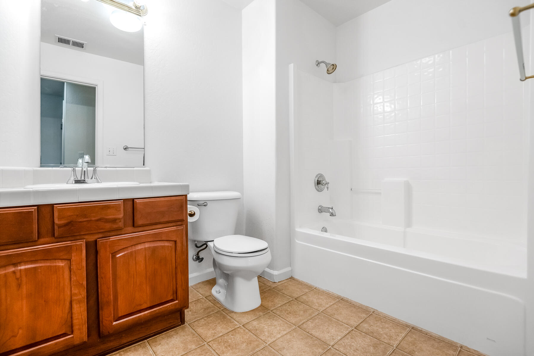 1942 N Sonoma Ct, Hanford, CA 93230