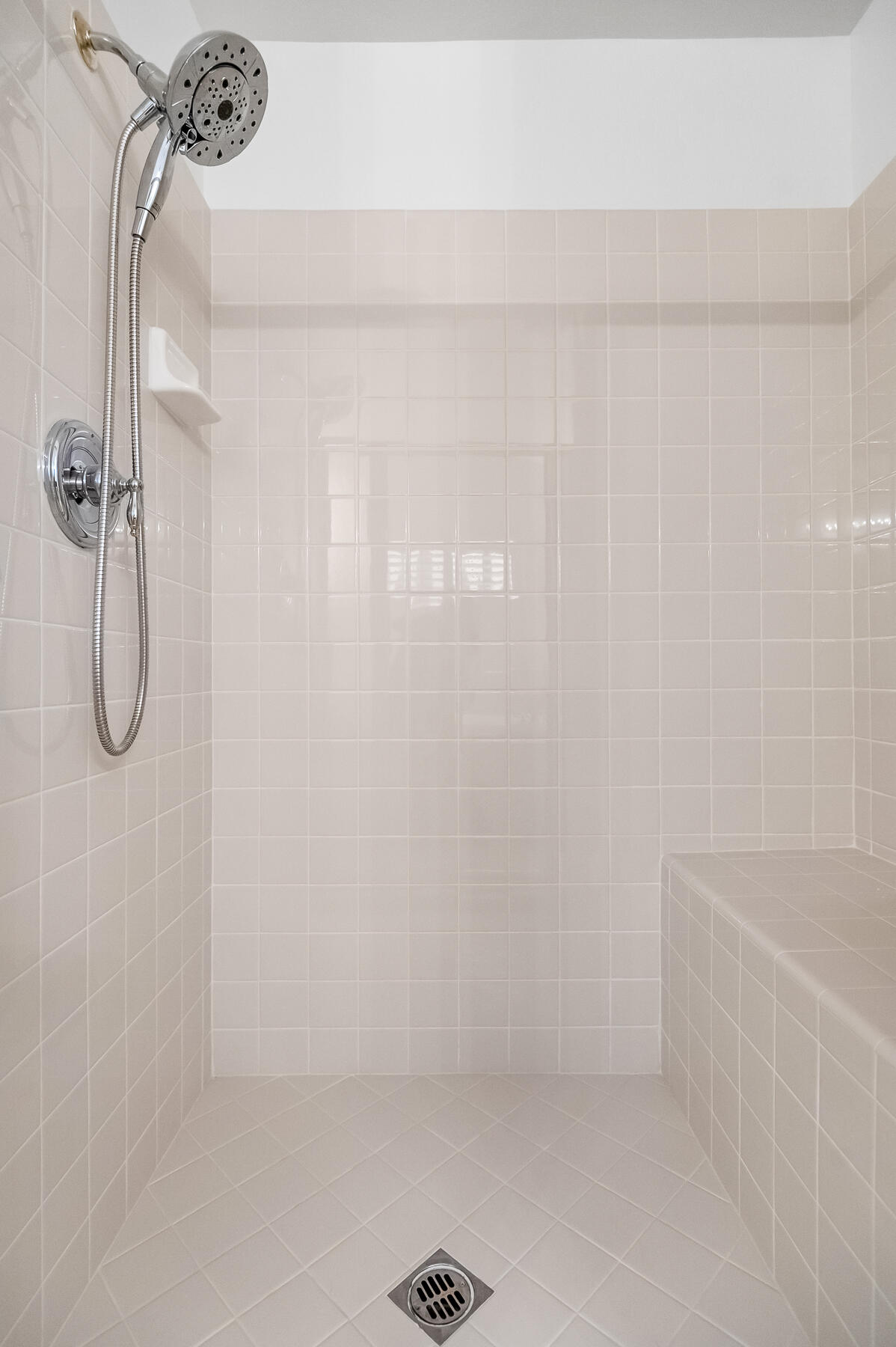 1942 N Sonoma Ct, Hanford, CA 93230