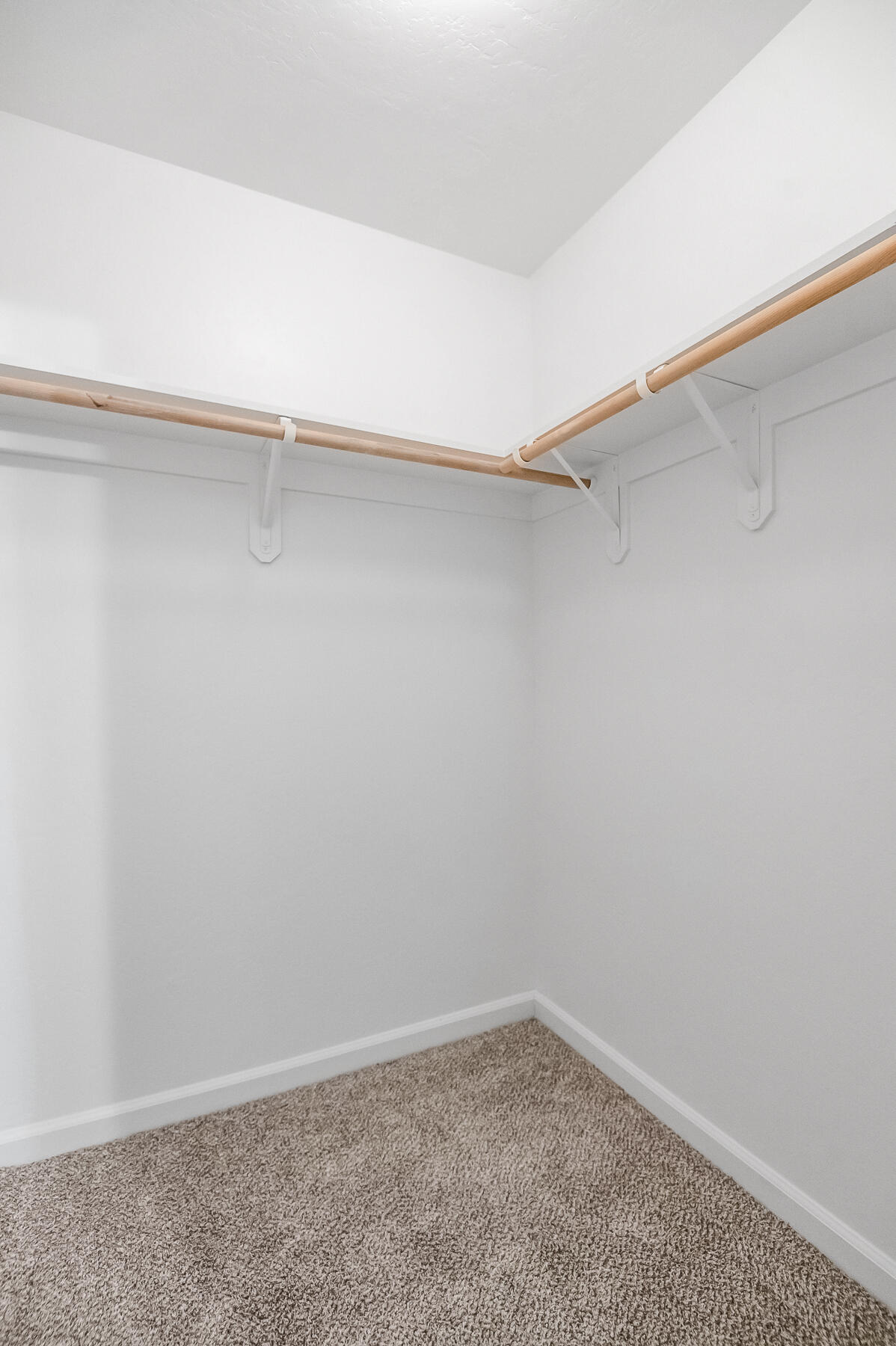 1942 N Sonoma Ct, Hanford, CA 93230