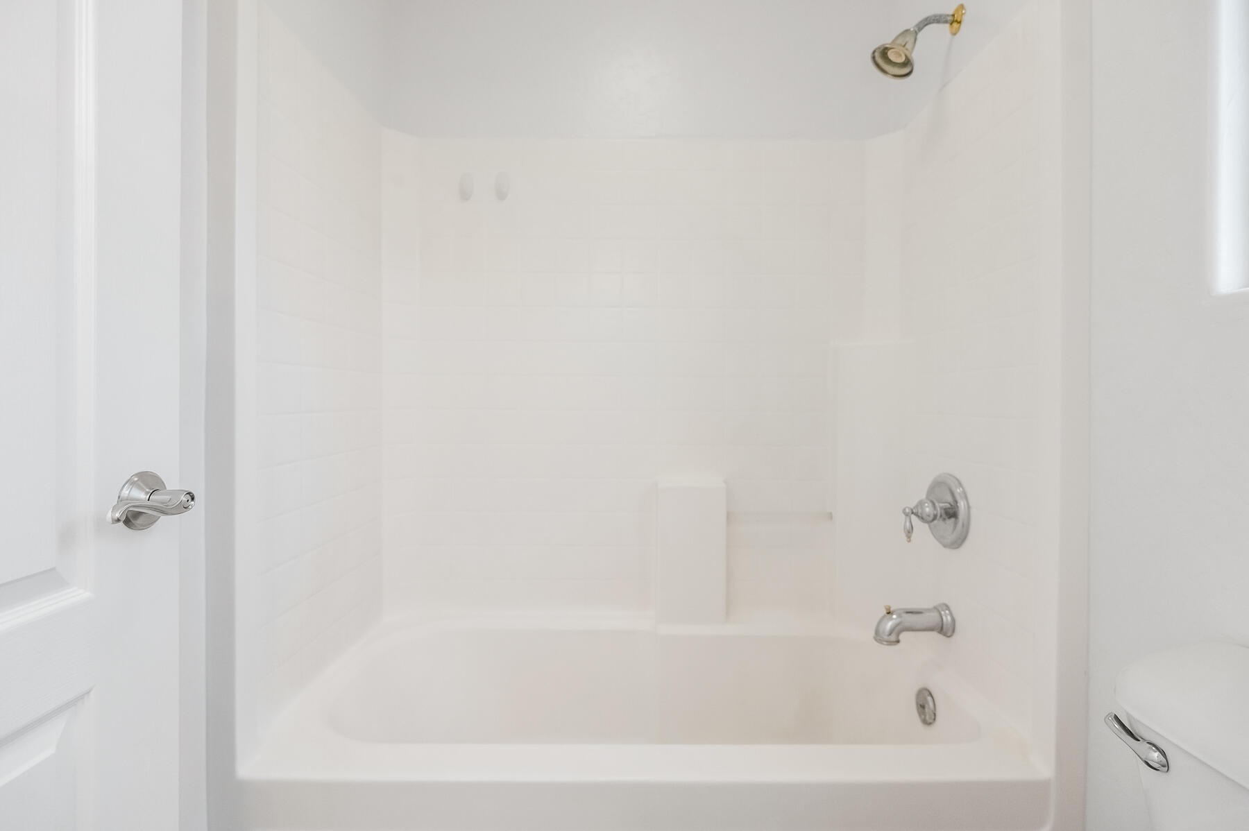 1942 N Sonoma Ct, Hanford, CA 93230