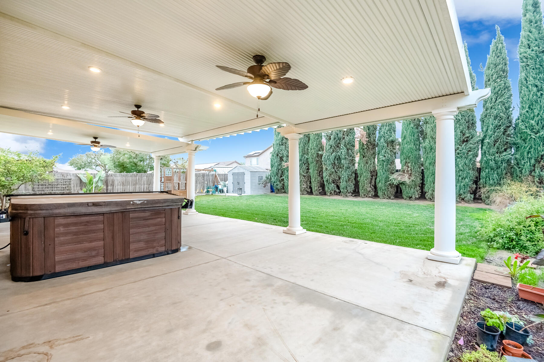 1942 N Sonoma Ct, Hanford, CA 93230